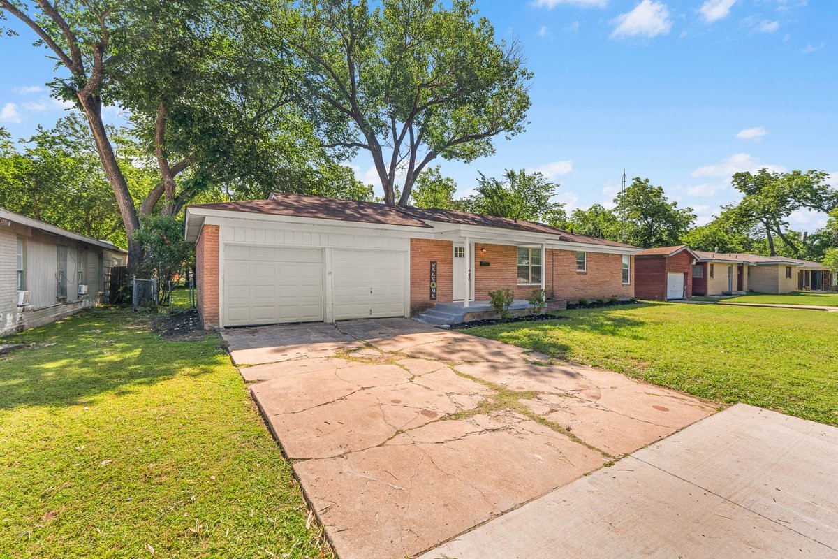 2816 Rosebud Lane Richland Hills TX 76118