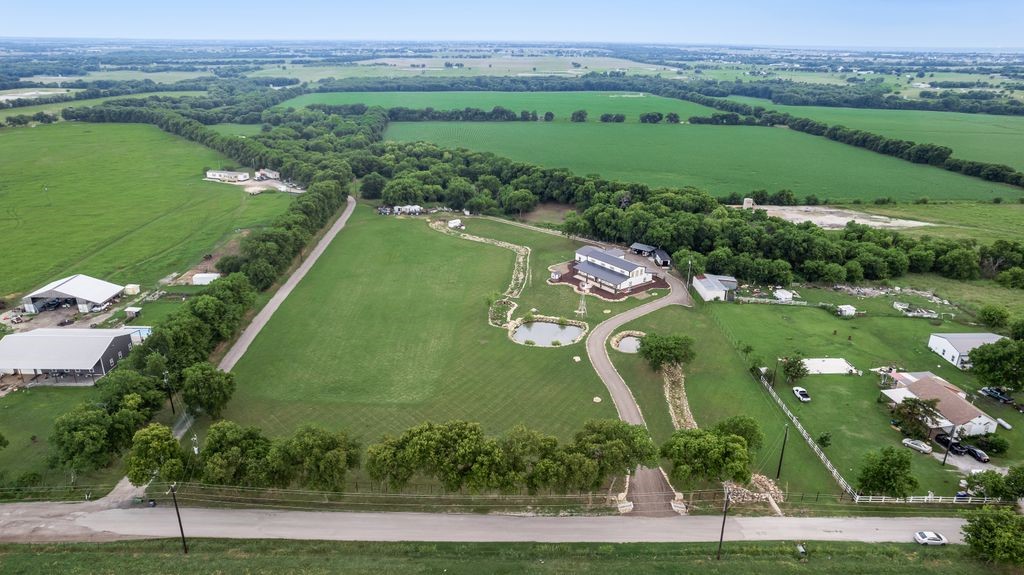 11167 Plainview Road Krum TX 76249