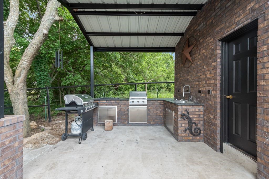11167 Plainview Road Krum TX 76249