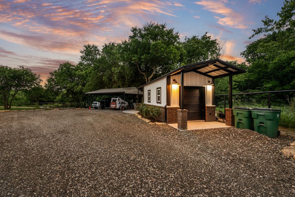 11167 Plainview Road Krum TX 76249