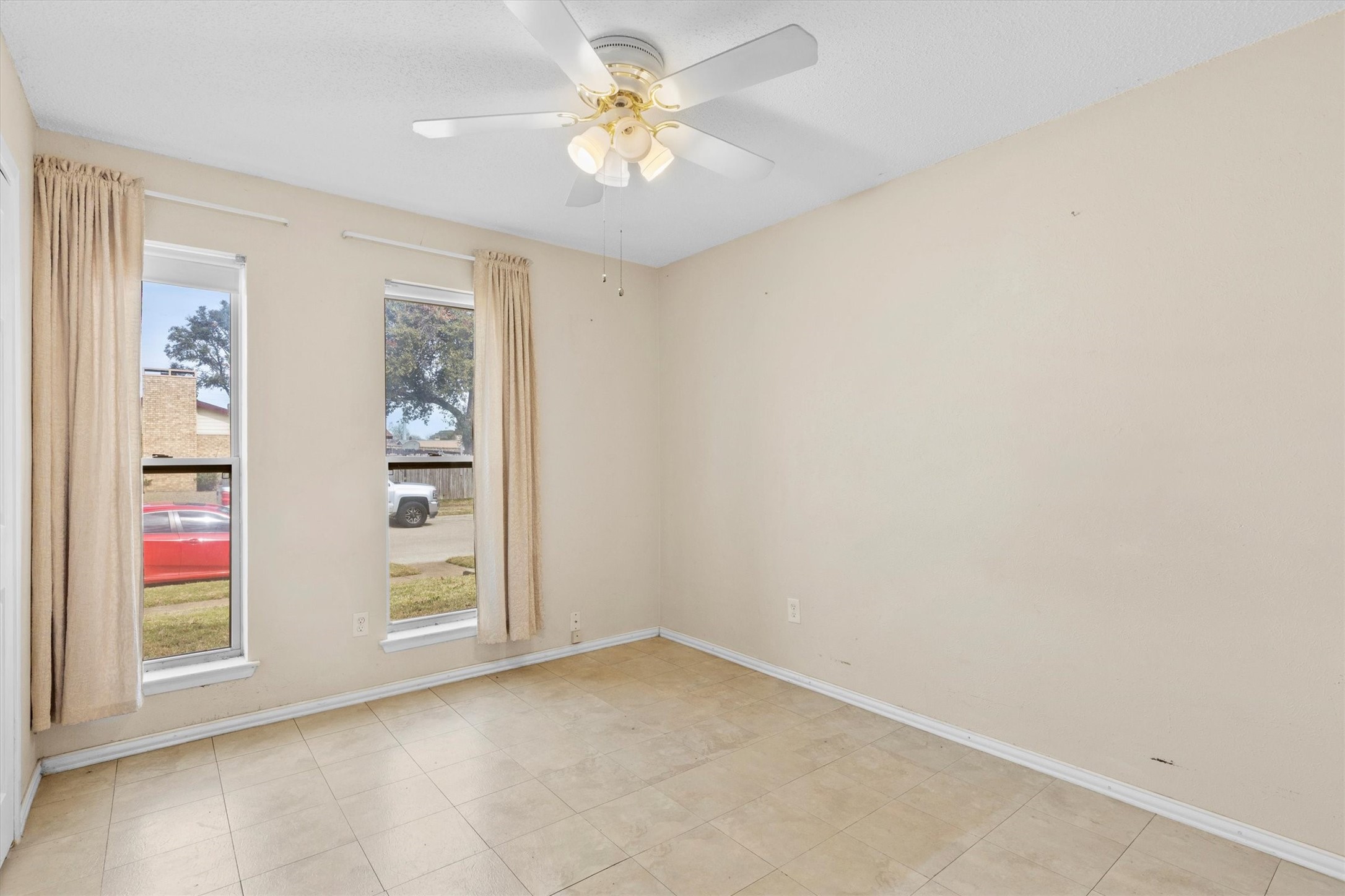 2230 Meadow Glen Drive Garland TX 75044