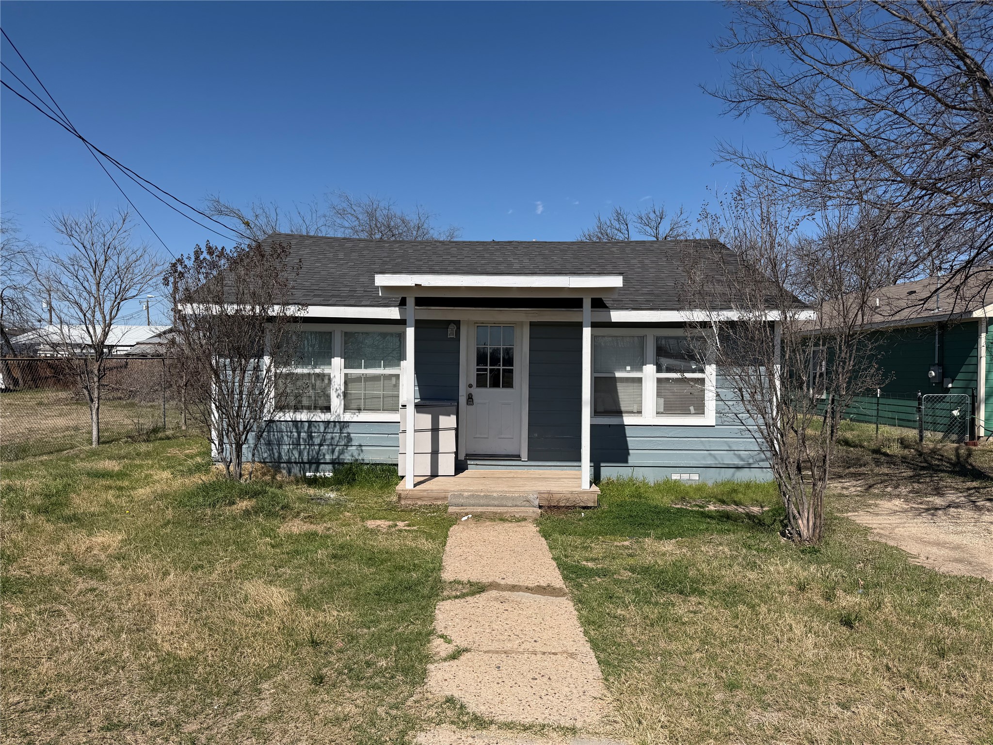 1403 SE Martin Luther King Jr Street Mineral Wells TX 76067