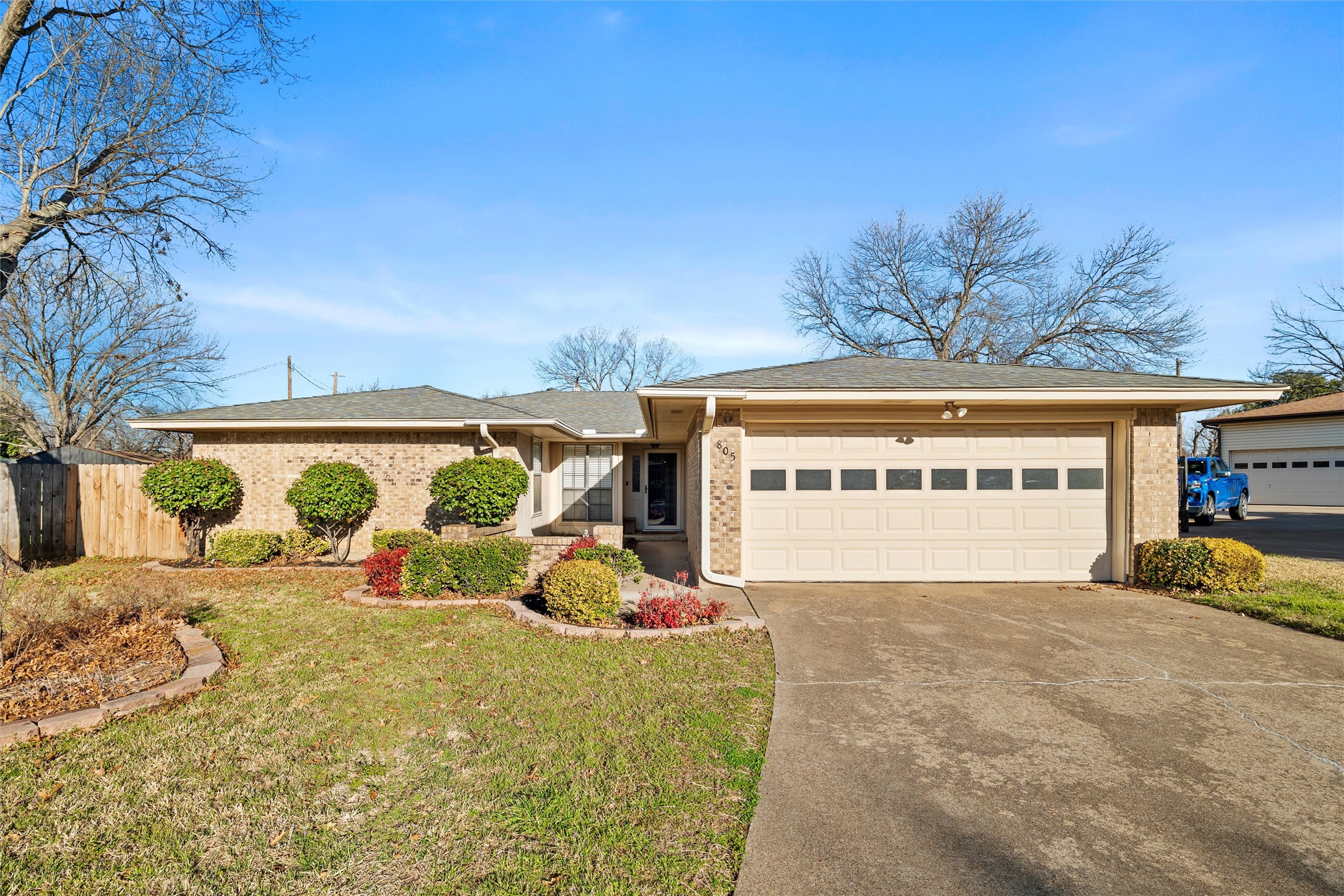 805 Cove Hollow Irving TX 75060