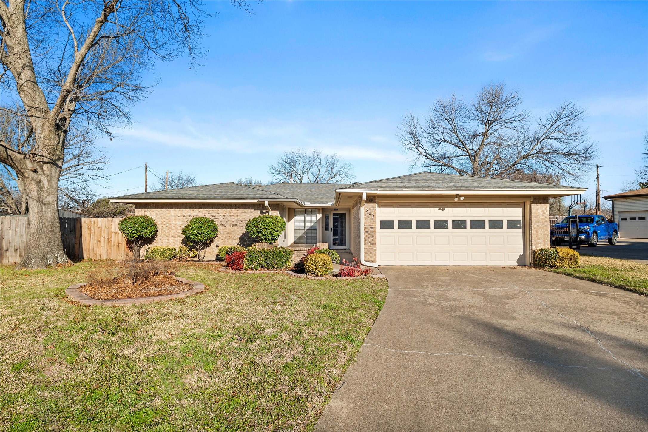 805 Cove Hollow Irving TX 75060