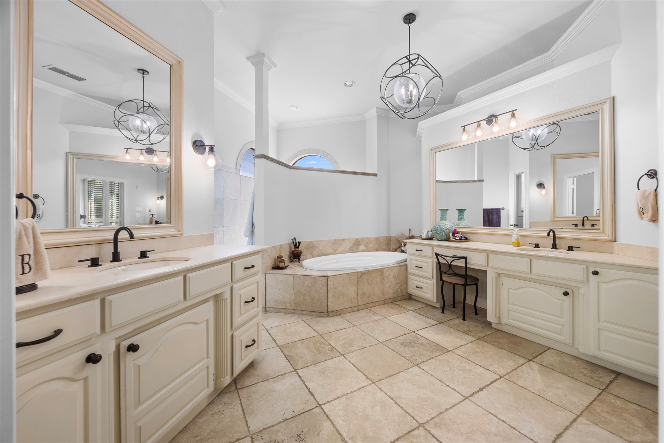 6050 Oak Hollow Drive Burleson TX 76028