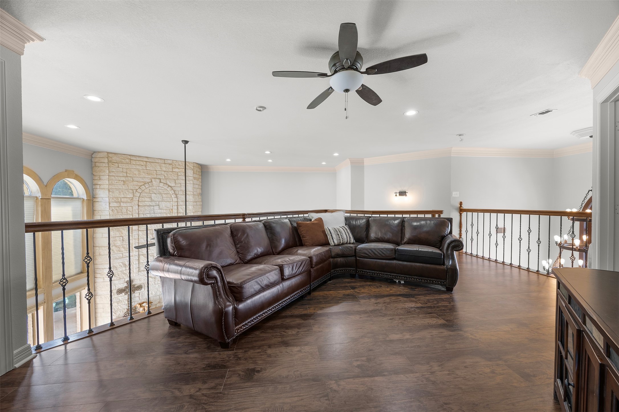 6050 Oak Hollow Drive Burleson TX 76028