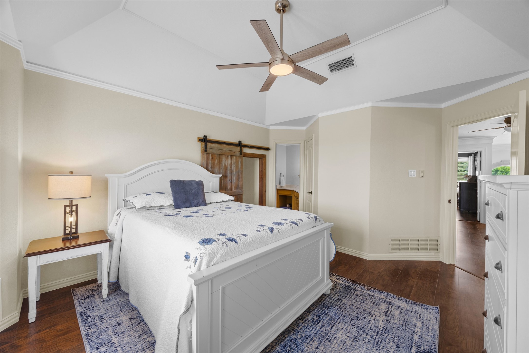 6050 Oak Hollow Drive Burleson TX 76028