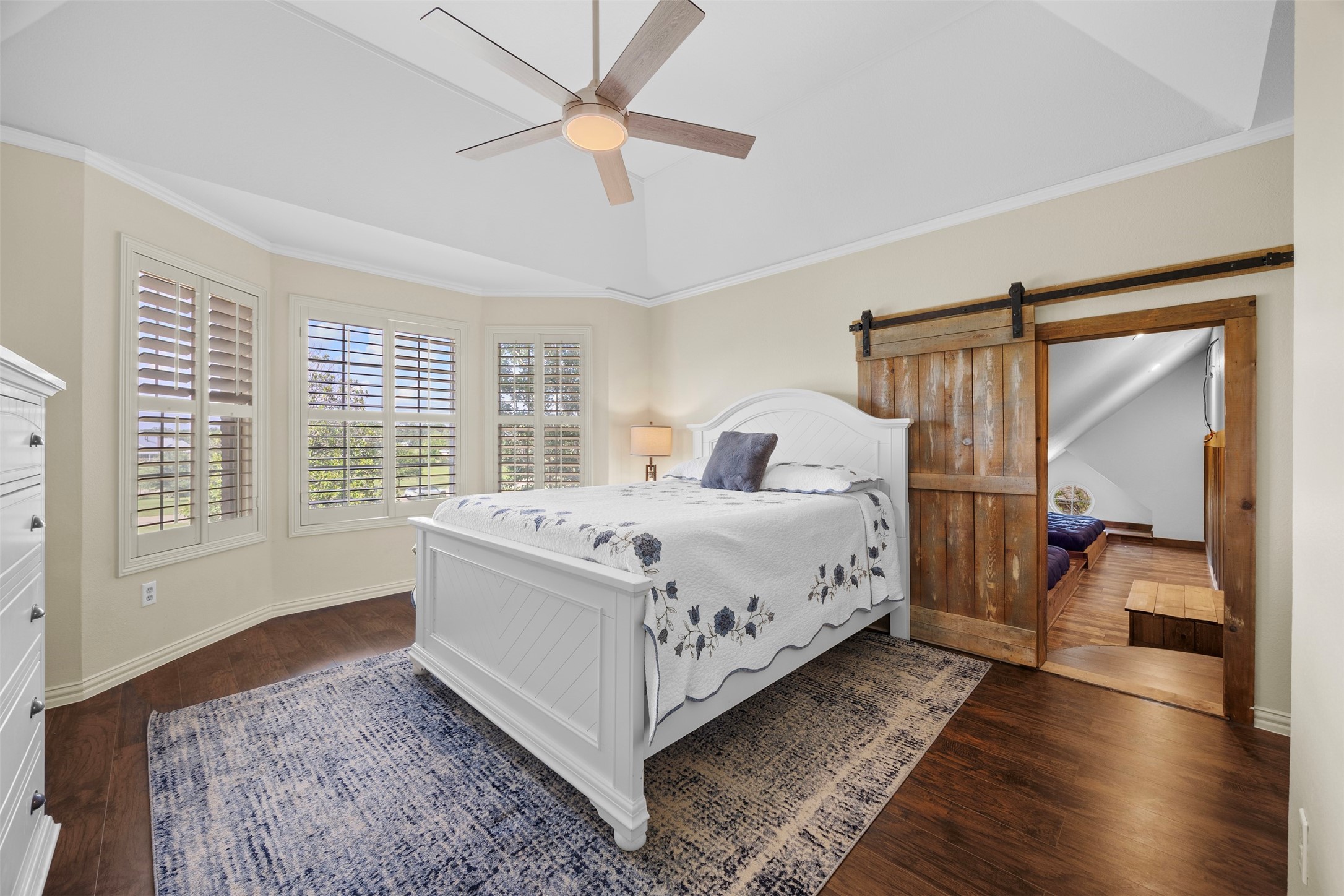 6050 Oak Hollow Drive Burleson TX 76028