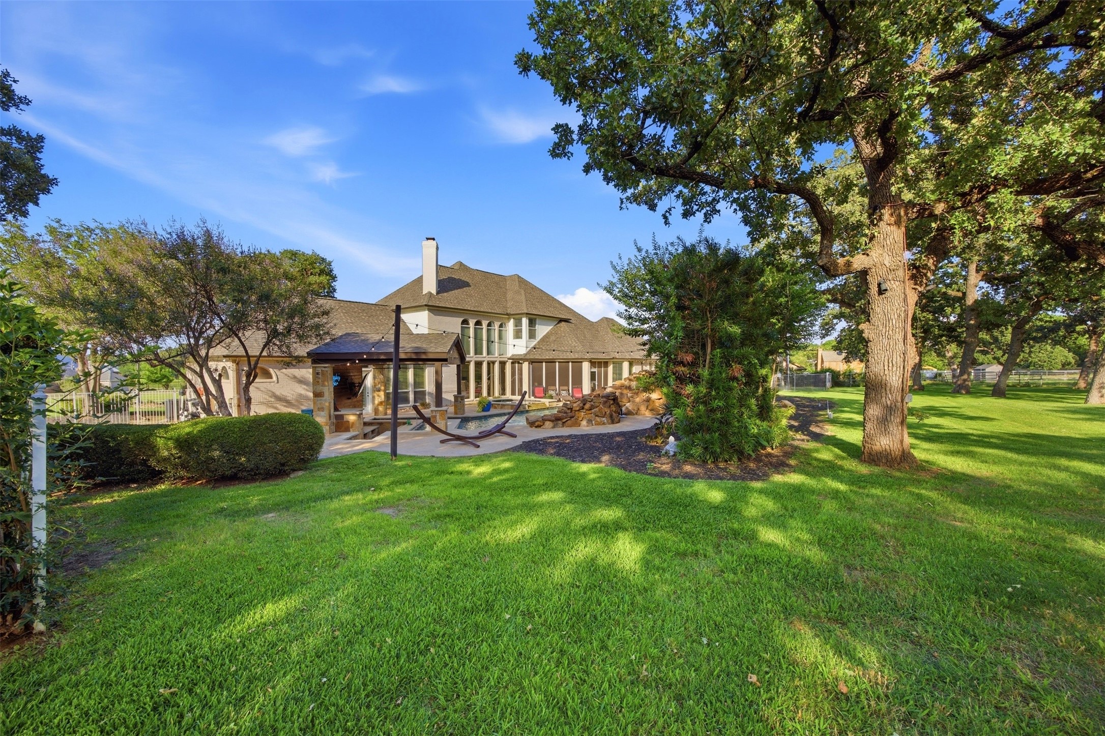 6050 Oak Hollow Drive Burleson TX 76028