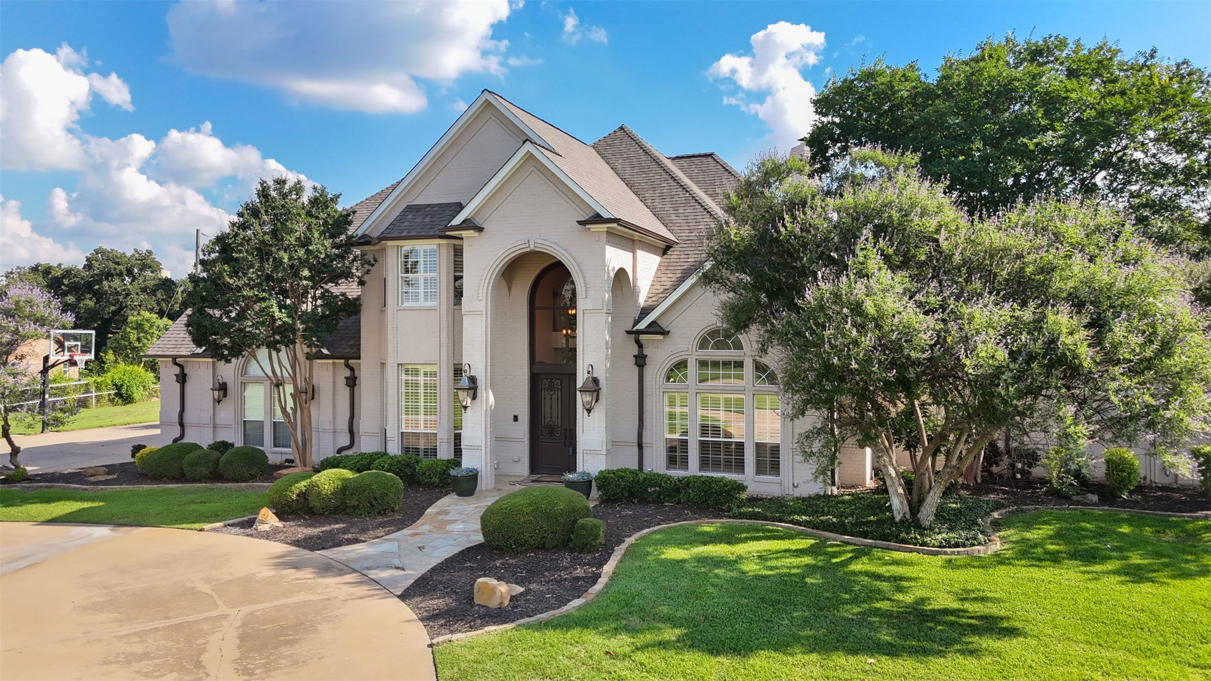 6050 Oak Hollow Drive Burleson TX 76028