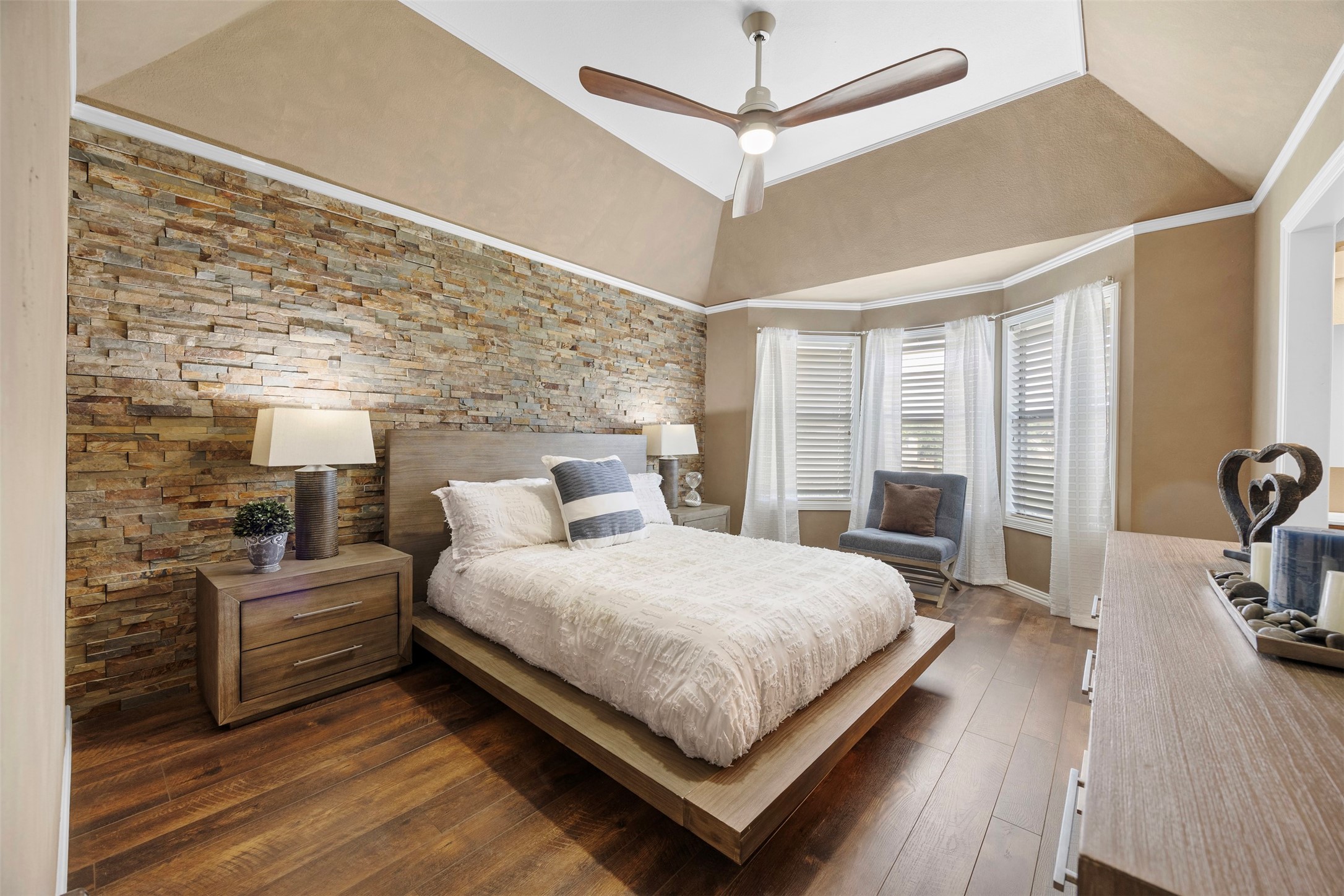 6050 Oak Hollow Drive Burleson TX 76028