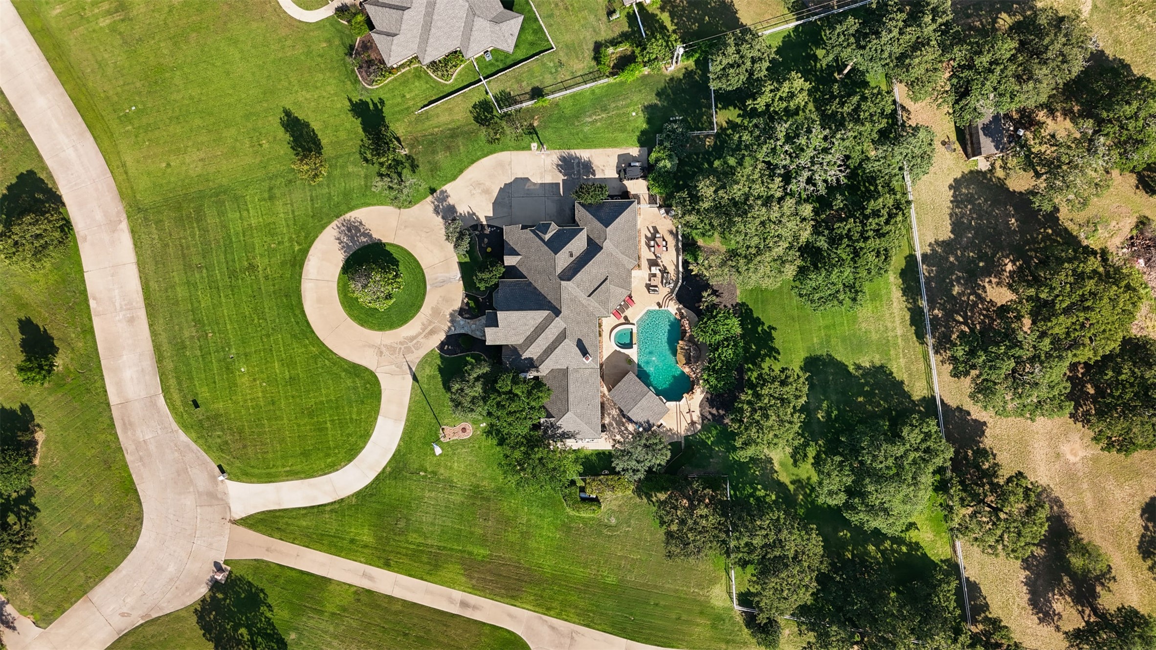 6050 Oak Hollow Drive Burleson TX 76028