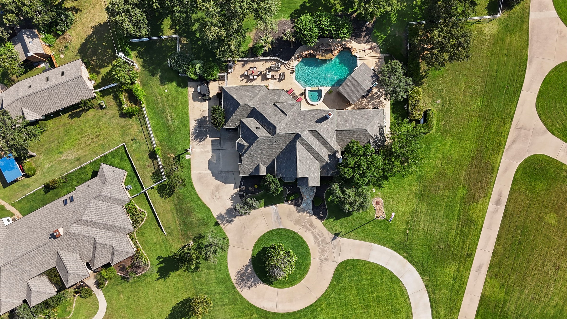 6050 Oak Hollow Drive Burleson TX 76028