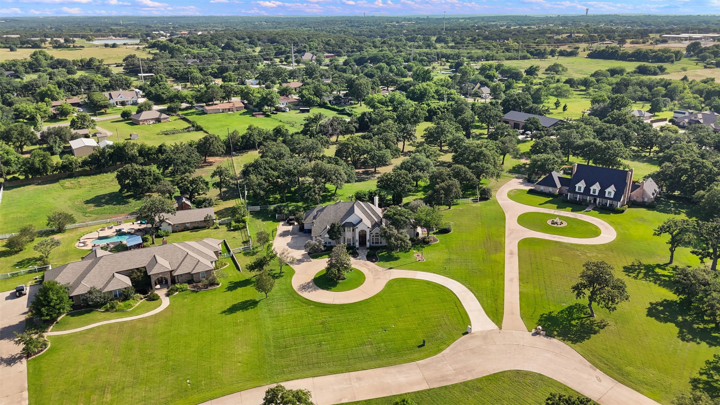 6050 Oak Hollow Drive Burleson TX 76028