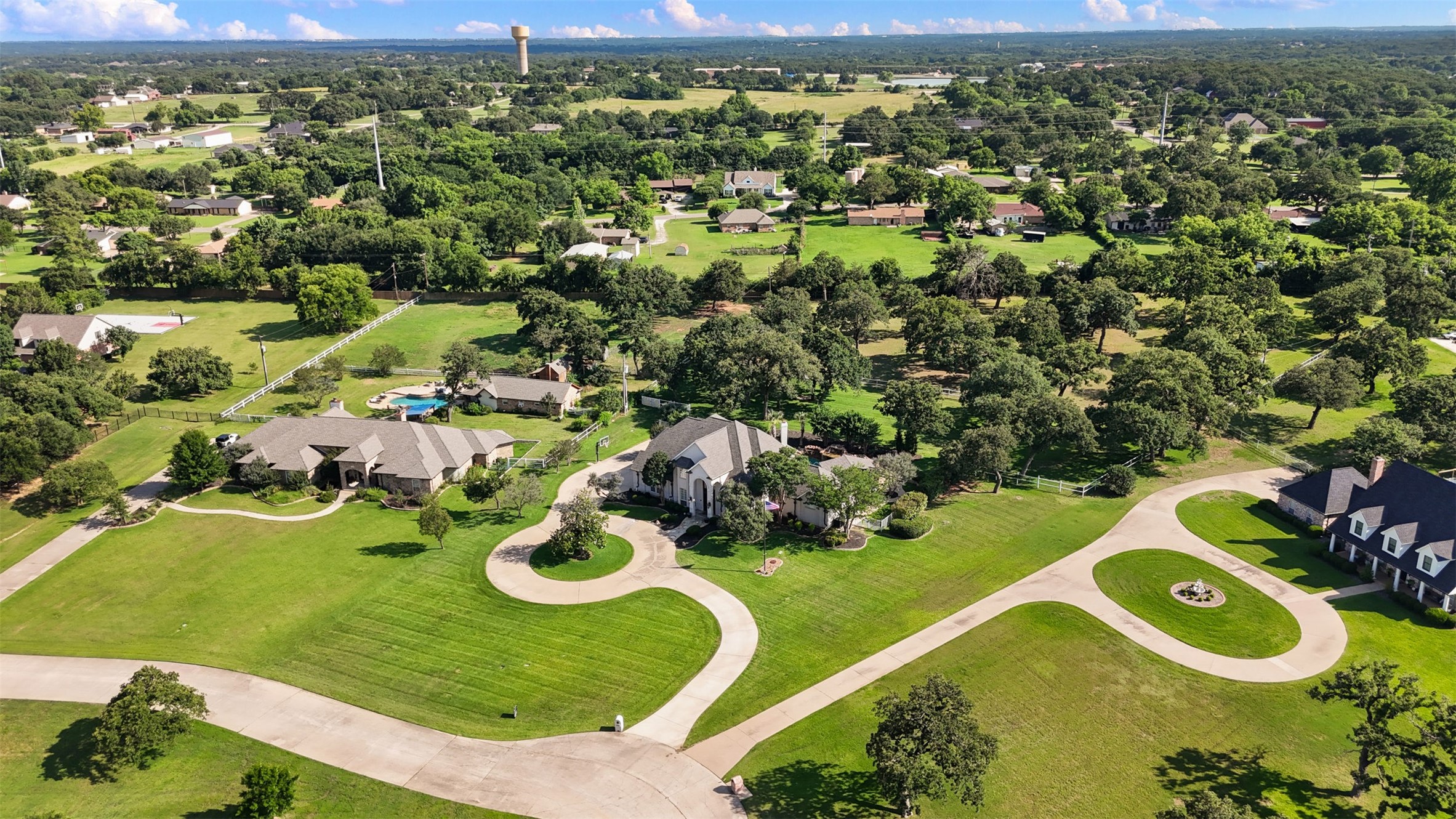 6050 Oak Hollow Drive Burleson TX 76028