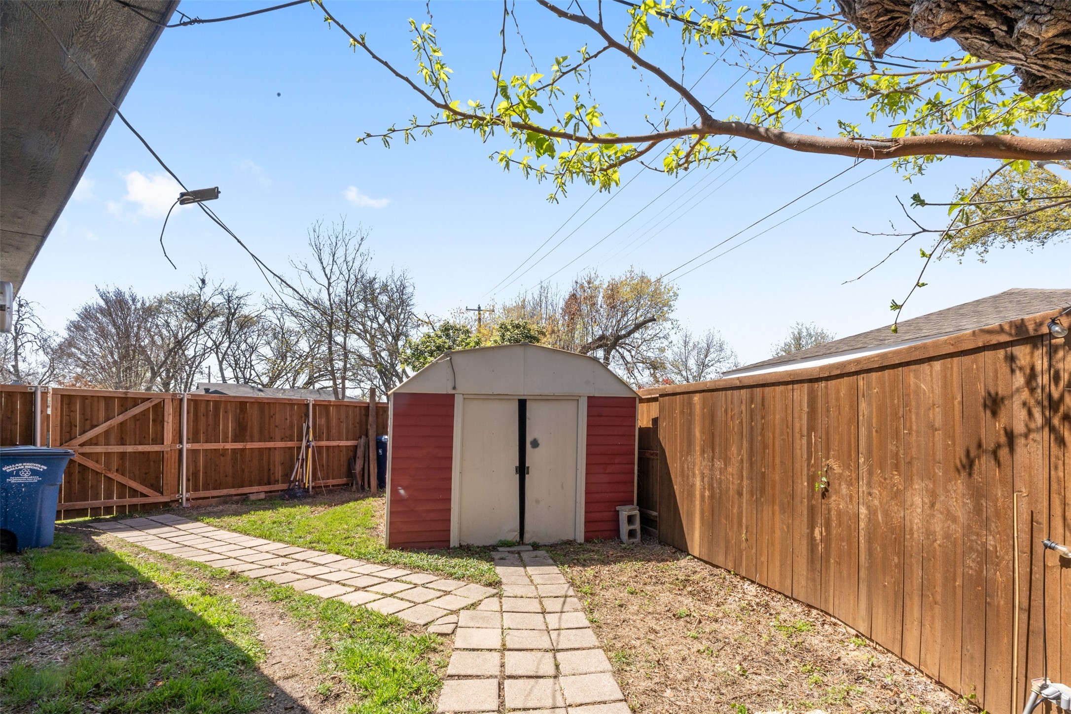 2321 Hartline Drive Dallas TX 75228