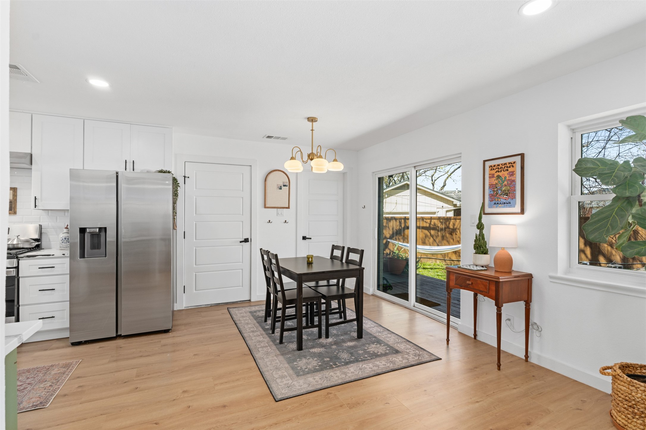2321 Hartline Drive Dallas TX 75228