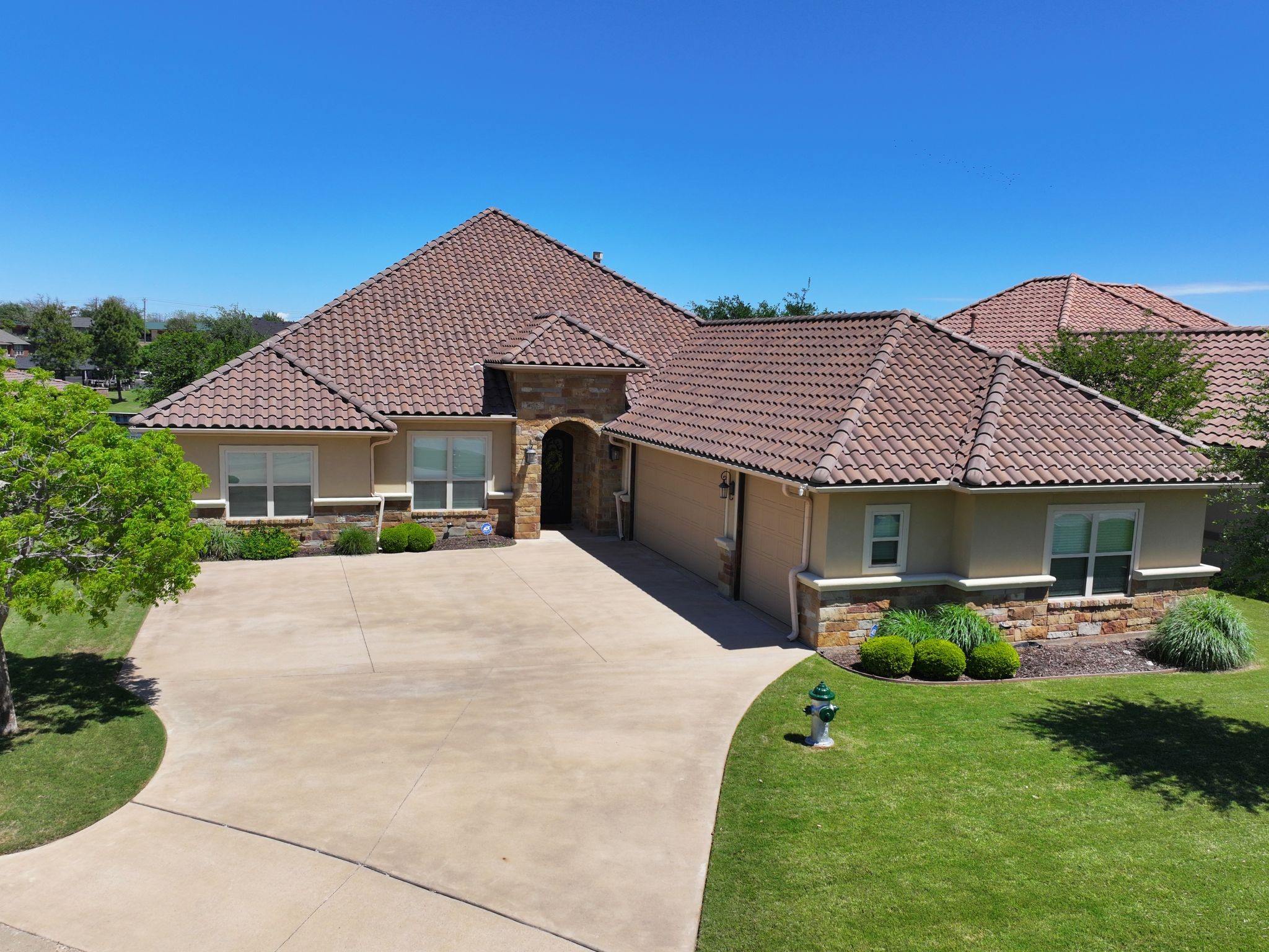 1605 Malibu Bay Court Granbury TX 76048