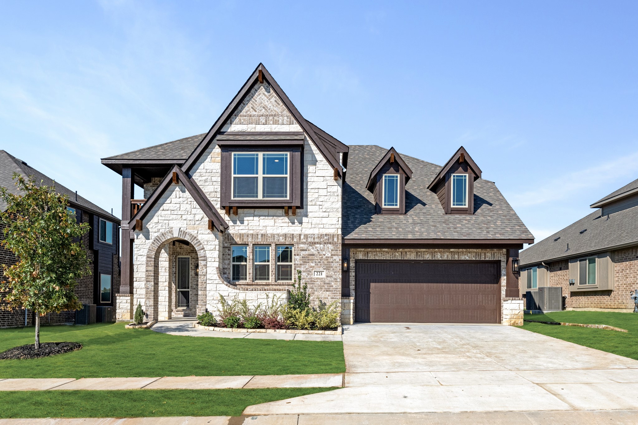 221 Comanche Trail Alvarado TX 76009