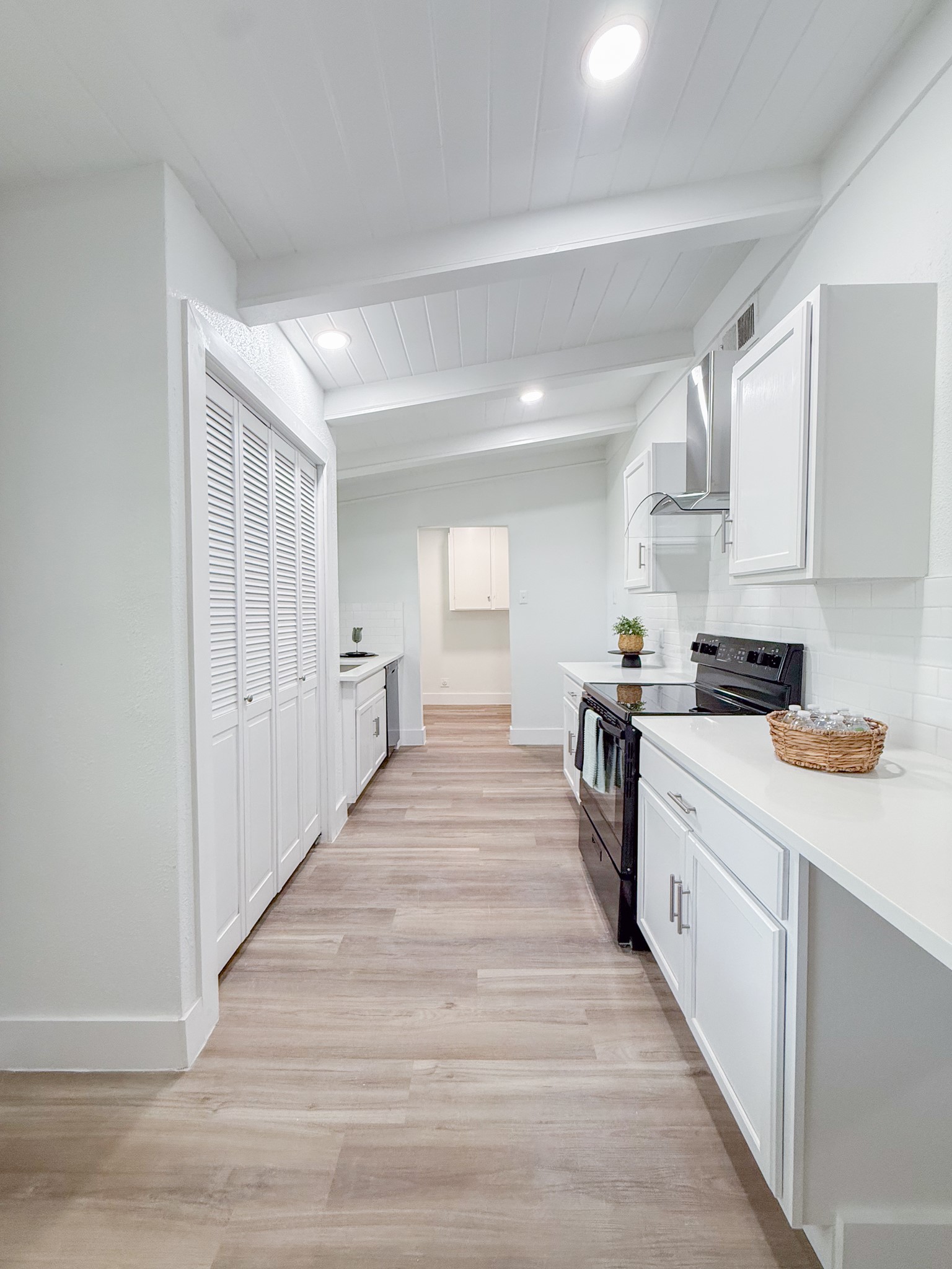 5808 Wales Avenue Fort Worth TX 76133
