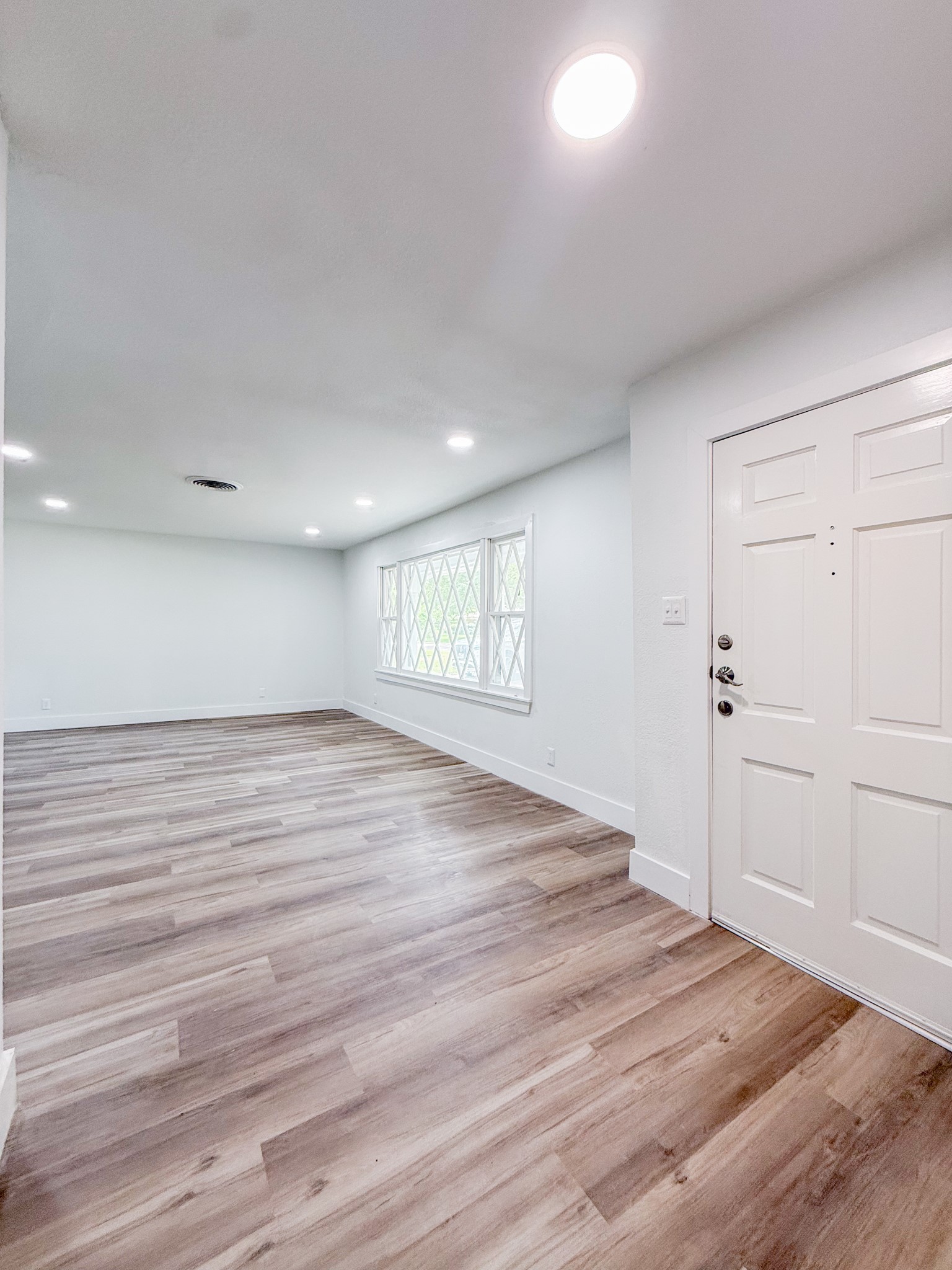 5808 Wales Avenue Fort Worth TX 76133