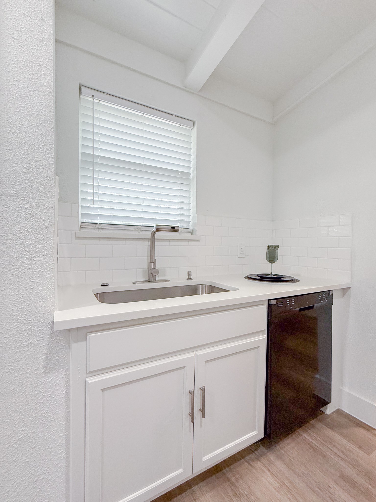 5808 Wales Avenue Fort Worth TX 76133