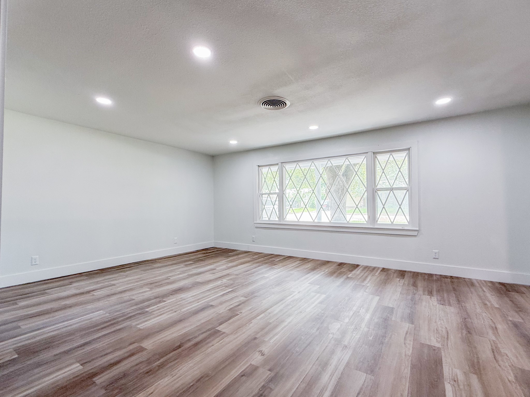 5808 Wales Avenue Fort Worth TX 76133