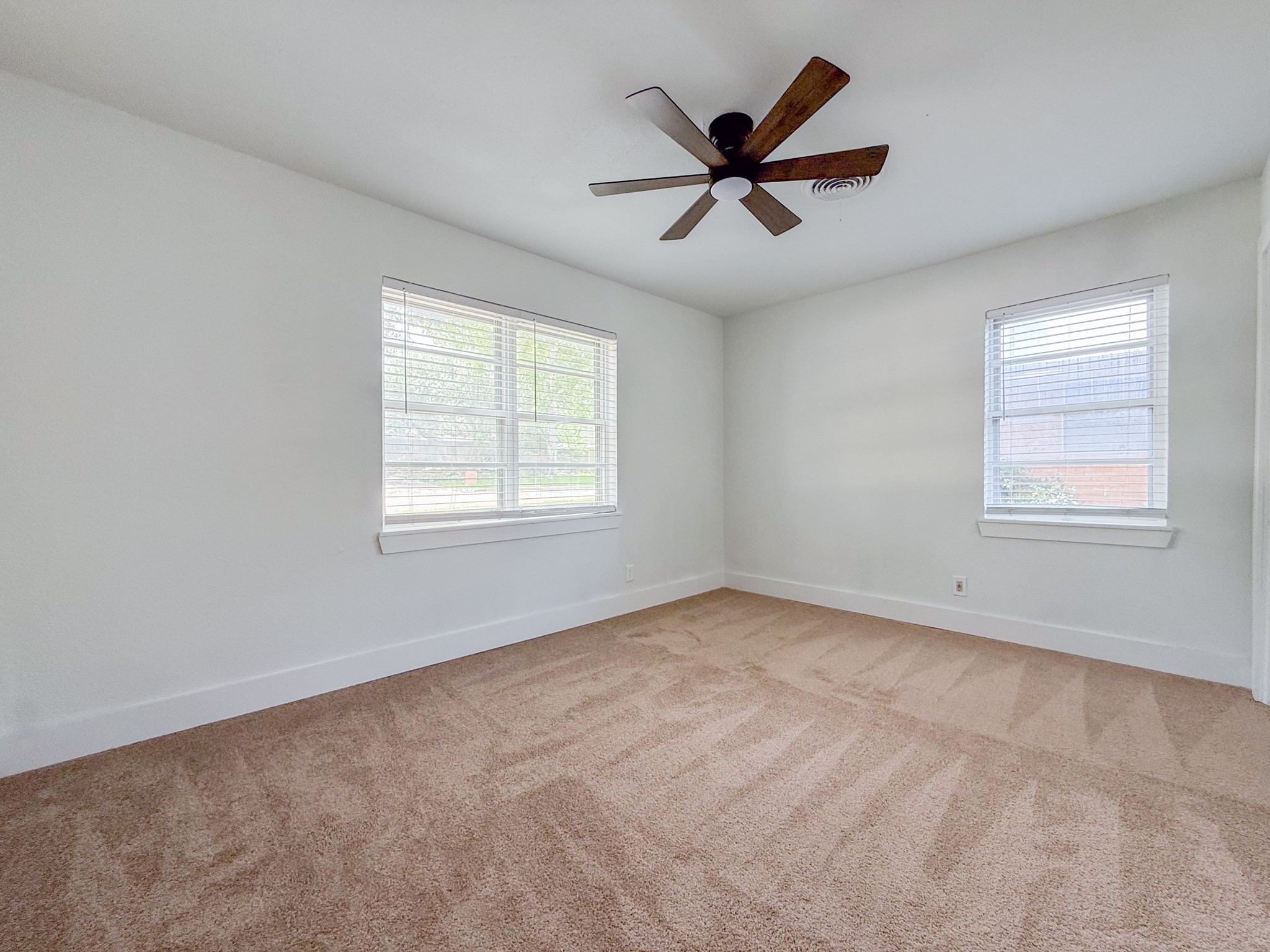 5808 Wales Avenue Fort Worth TX 76133