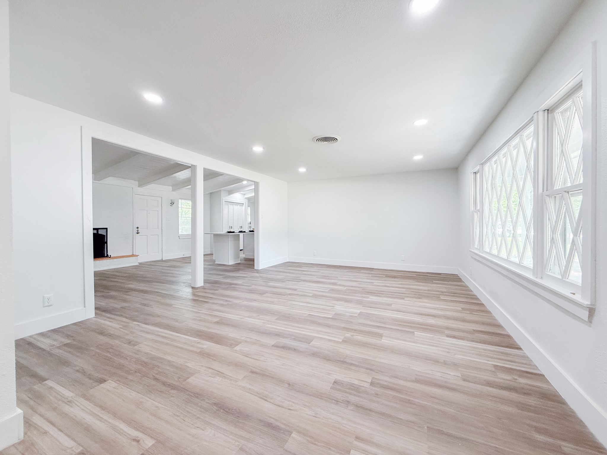 5808 Wales Avenue Fort Worth TX 76133