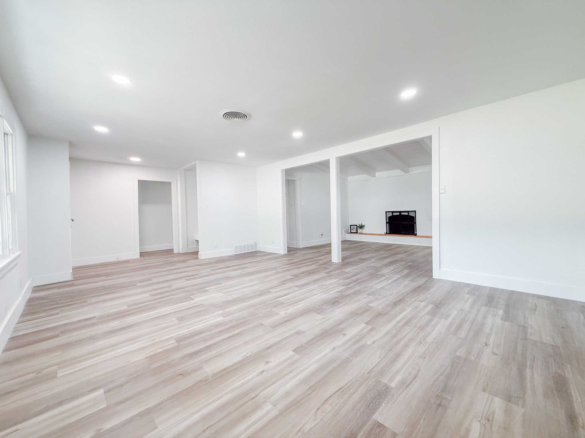 5808 Wales Avenue Fort Worth TX 76133