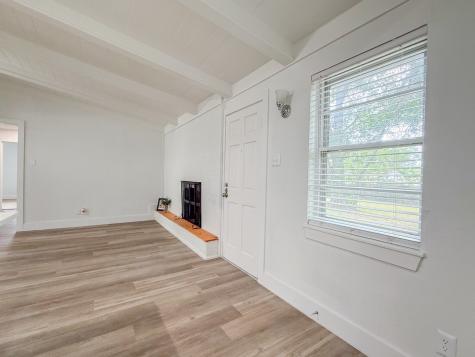 5808 Wales Avenue Fort Worth TX 76133