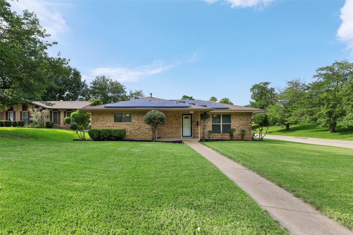 1402 Paris Drive Grand Prairie TX 75050