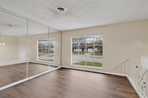 1109 Montclair Drive Garland TX 75040