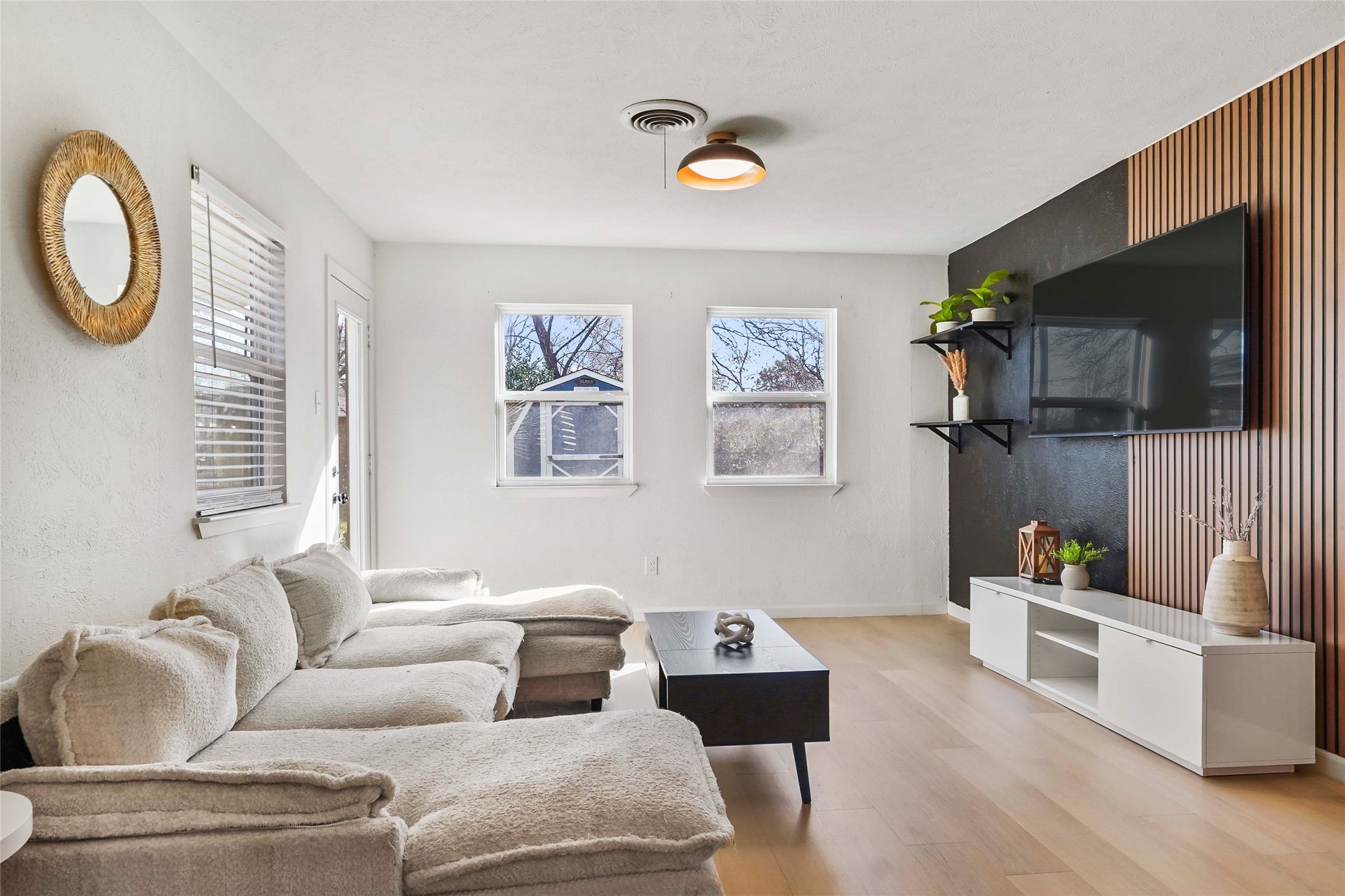 416 Simmons Hurst TX 76053