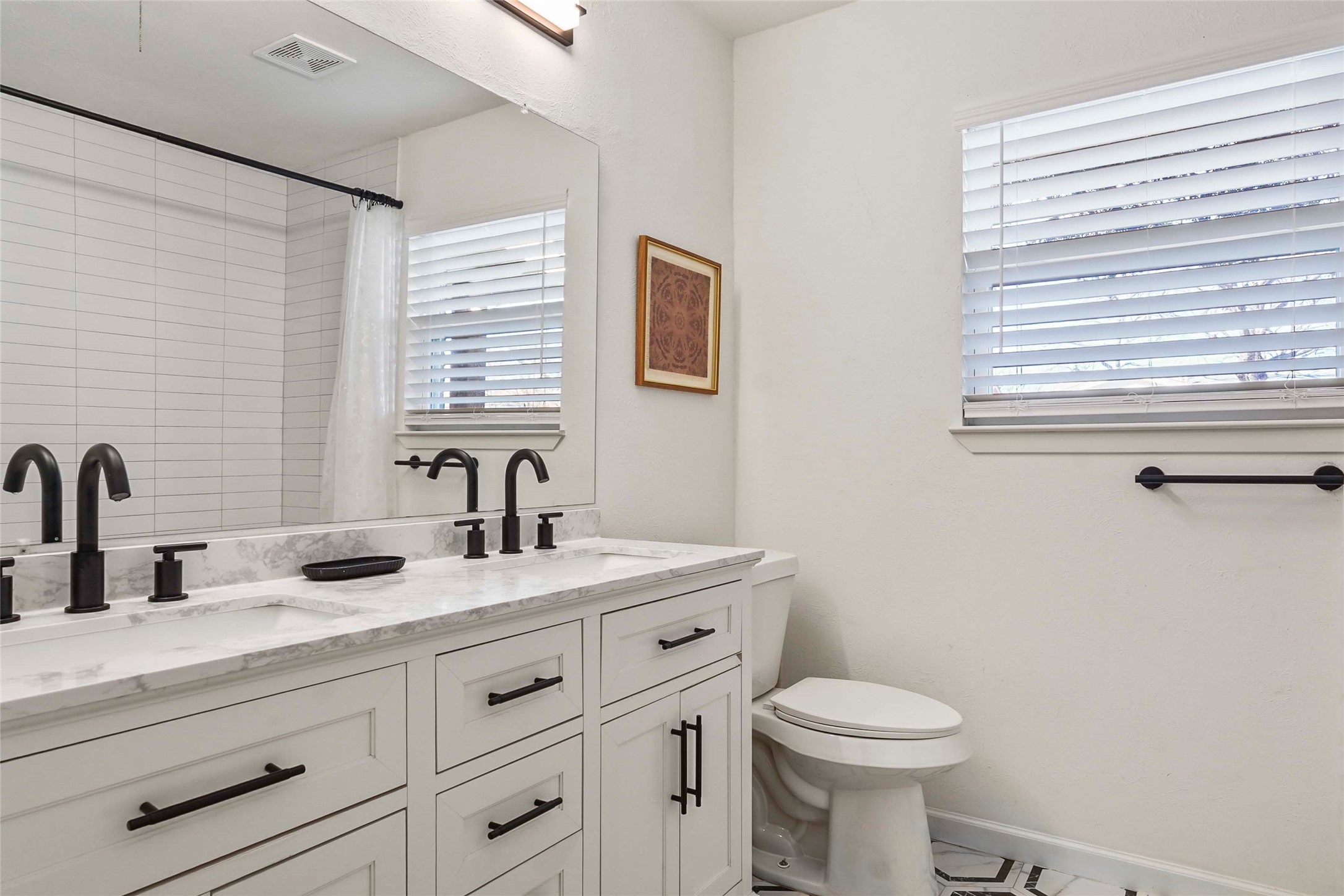 416 Simmons Hurst TX 76053