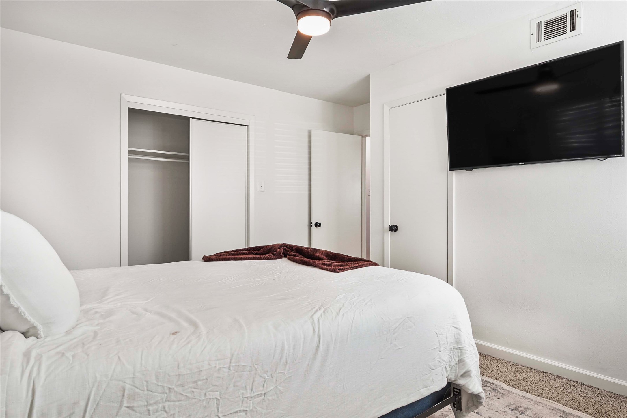 416 Simmons Hurst TX 76053