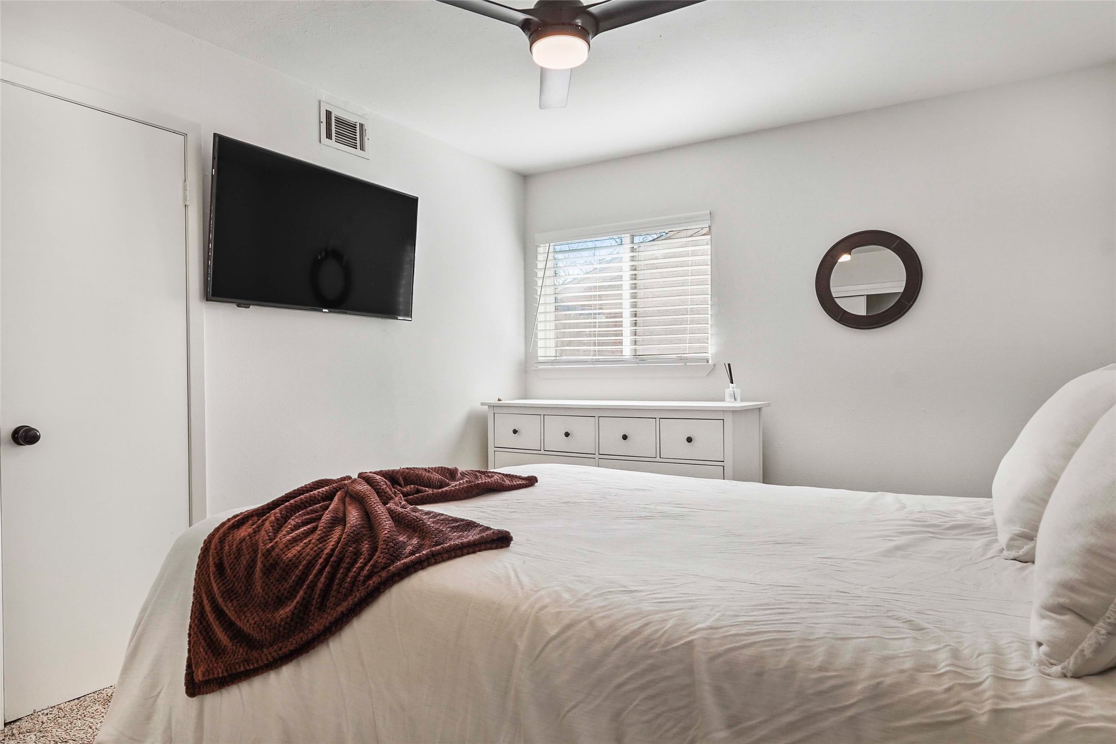 416 Simmons Hurst TX 76053