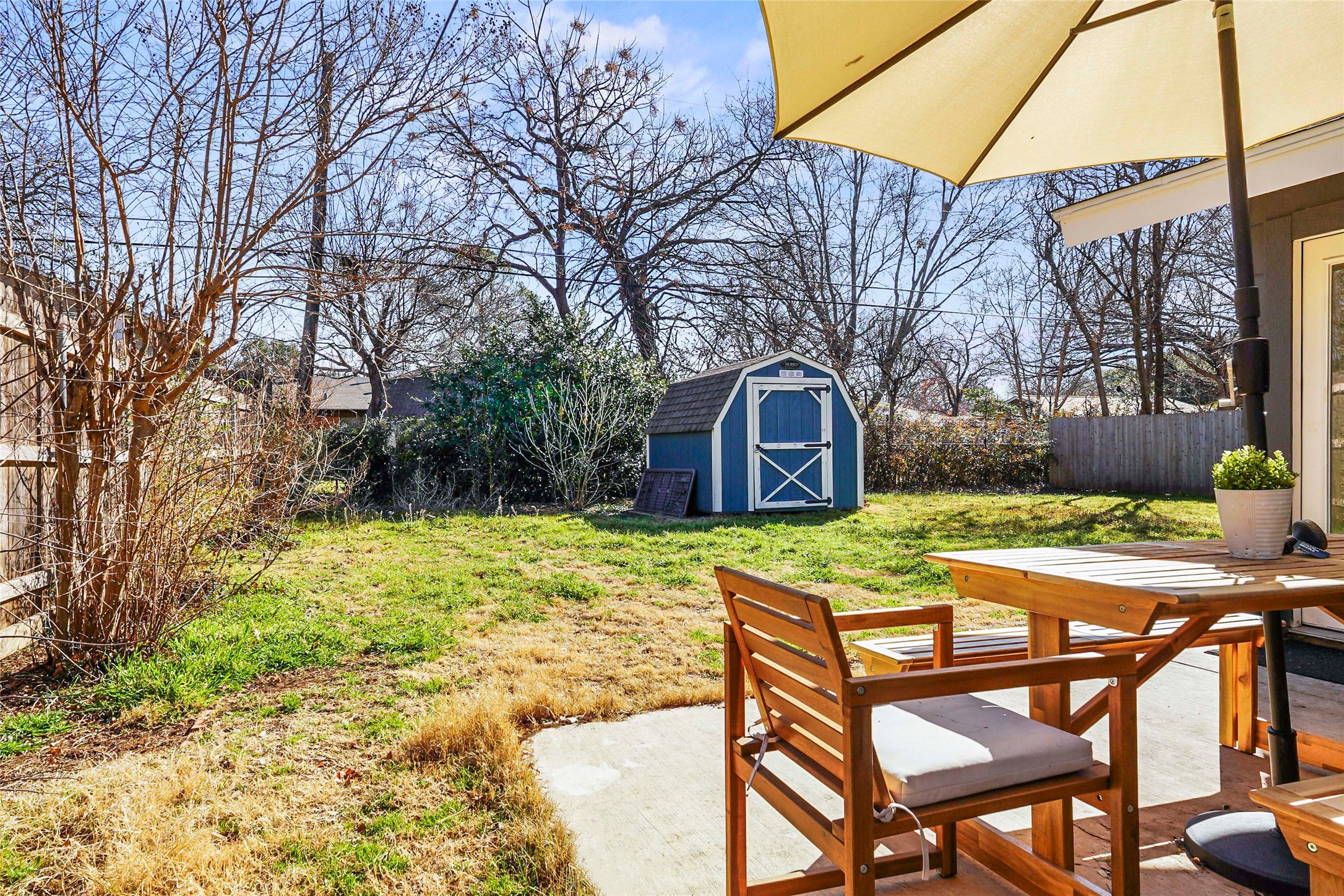 416 Simmons Hurst TX 76053