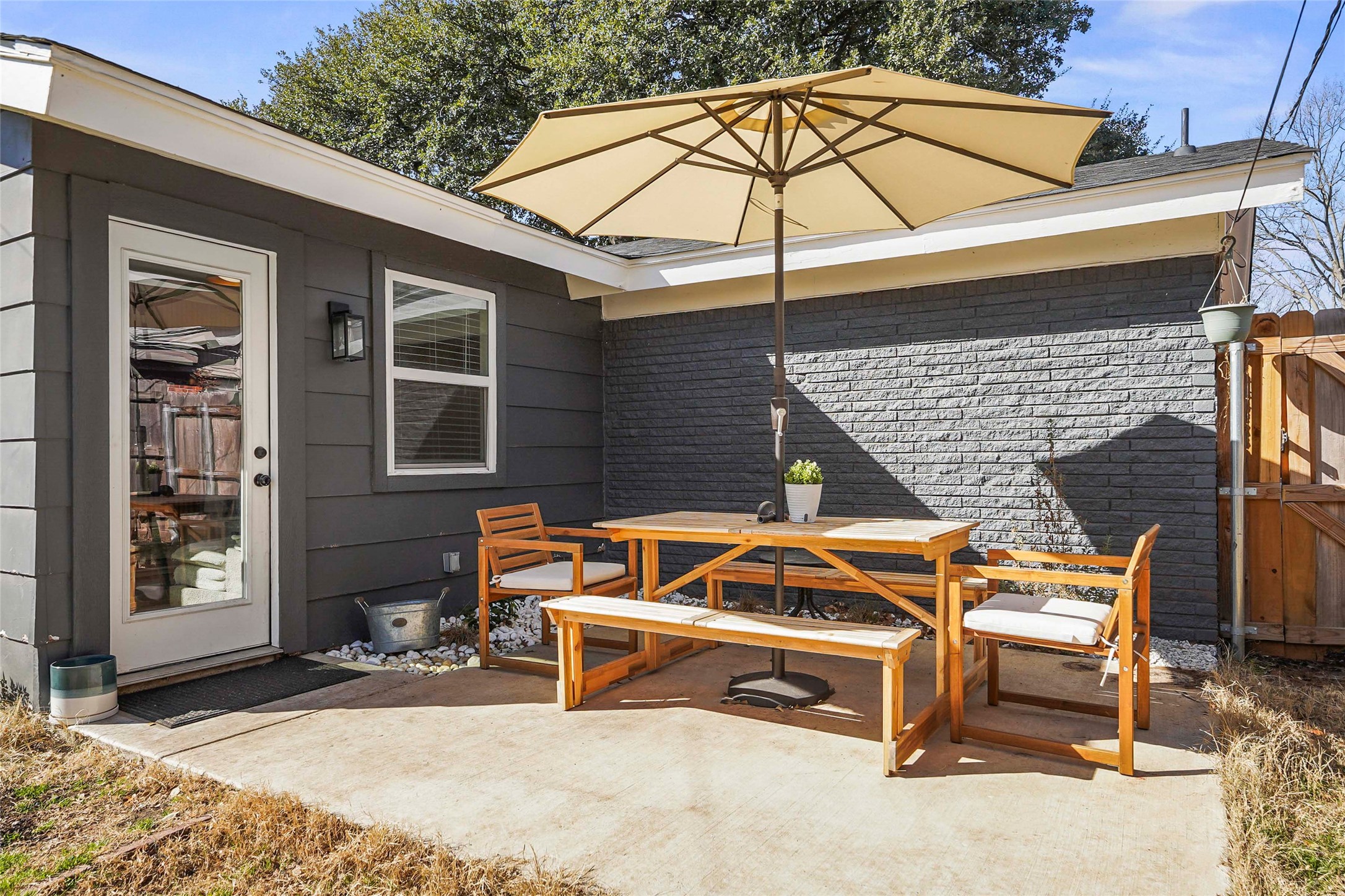 416 Simmons Hurst TX 76053