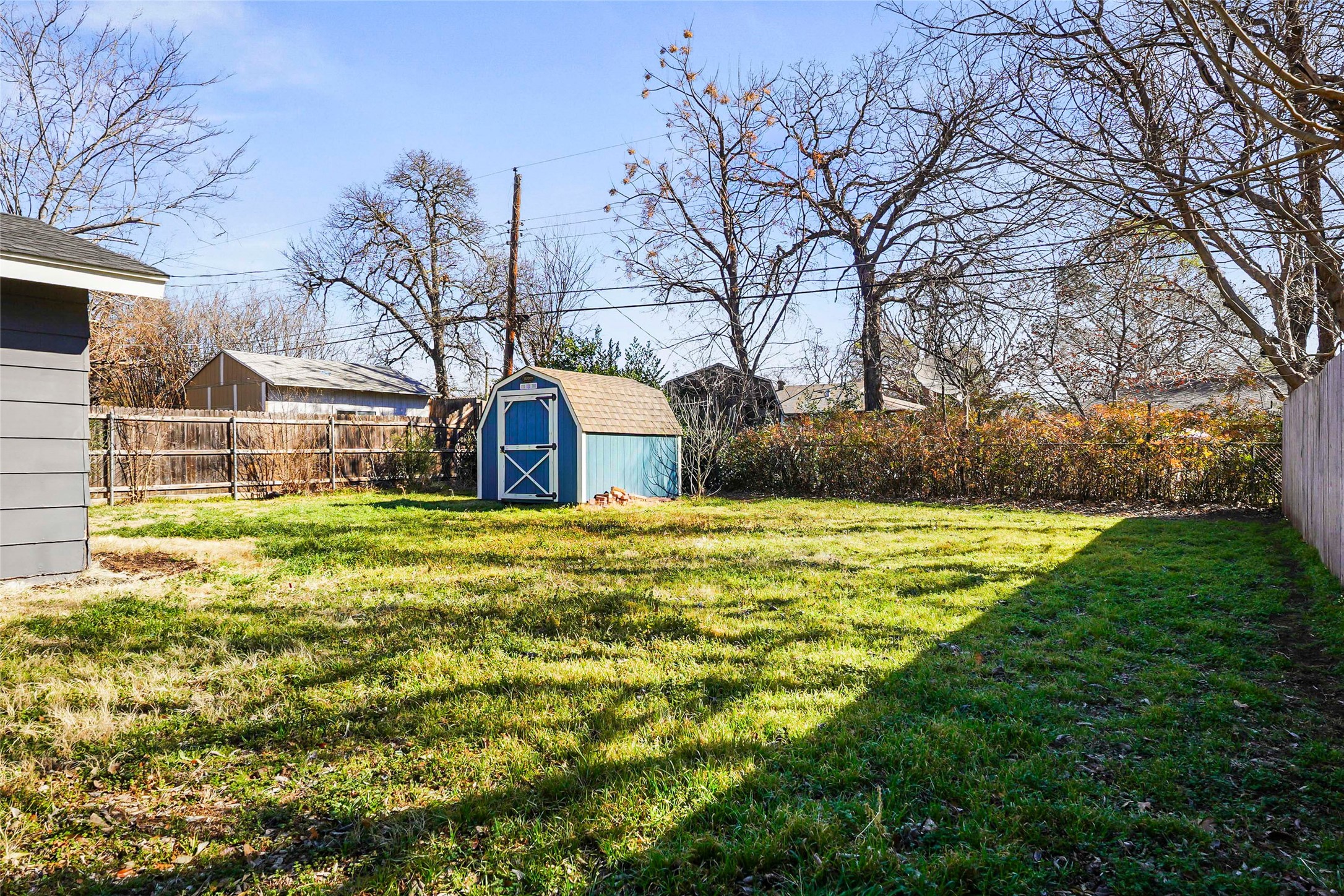 416 Simmons Hurst TX 76053