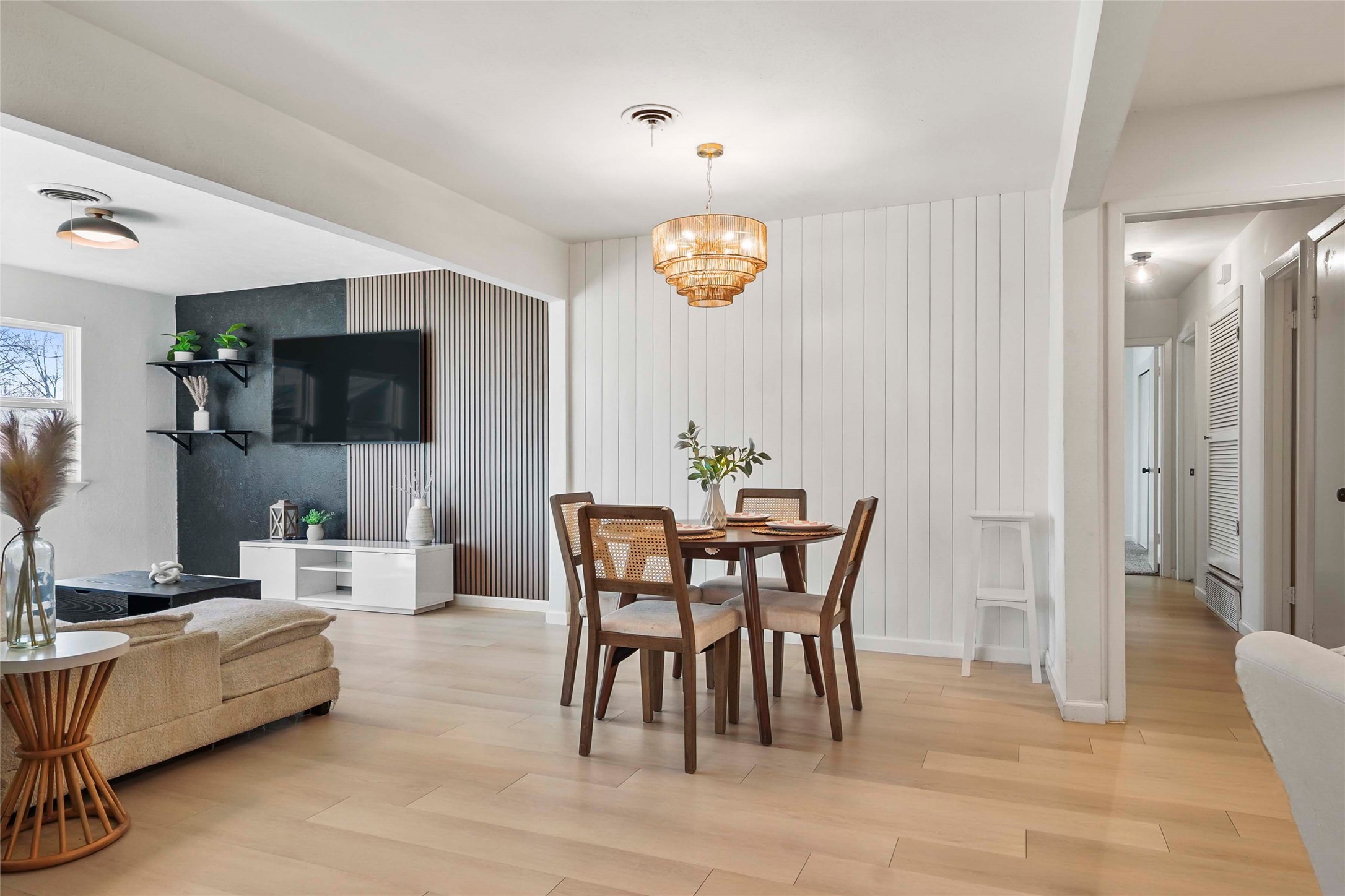 416 Simmons Hurst TX 76053