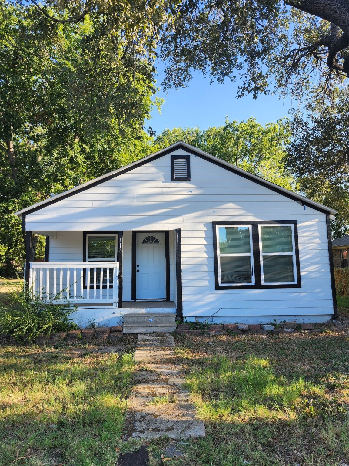1118 E Oak Street Denton TX 76205