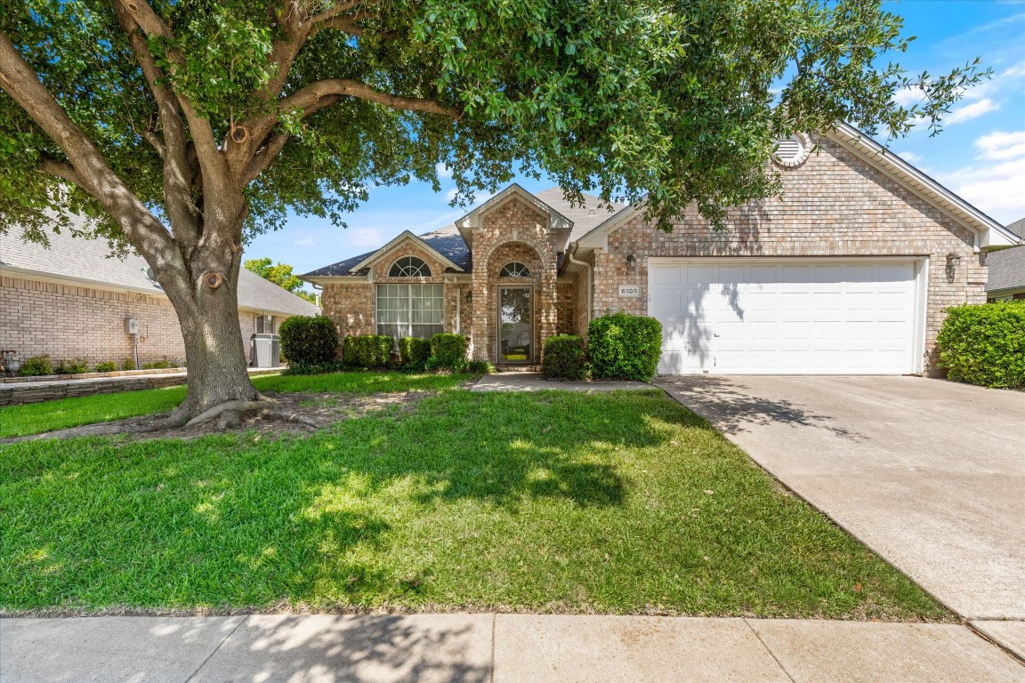 6105 Cliffbrook Drive North Richland Hills TX 76180