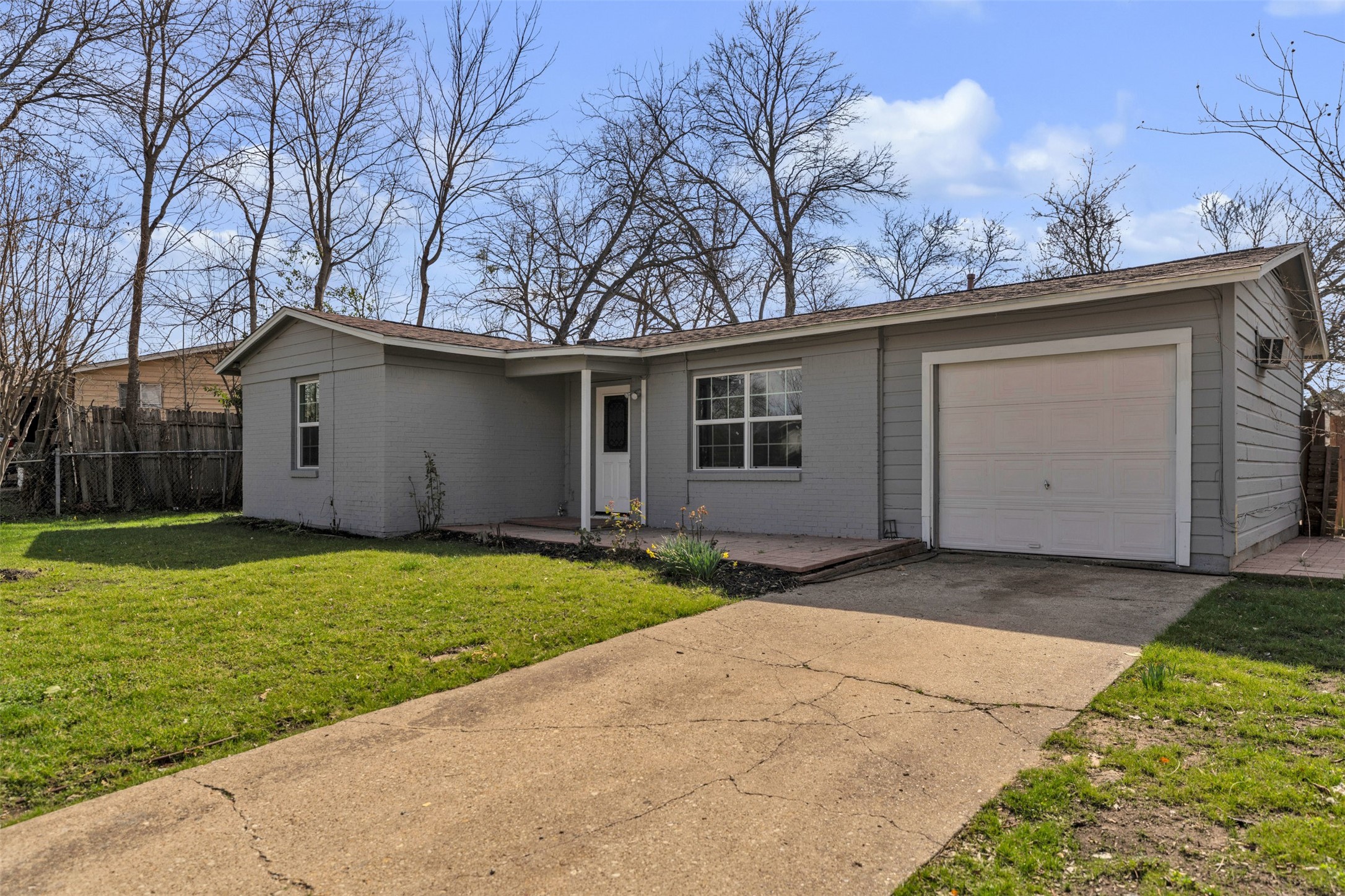 1112 E Mitchell Street Arlington TX 76010
