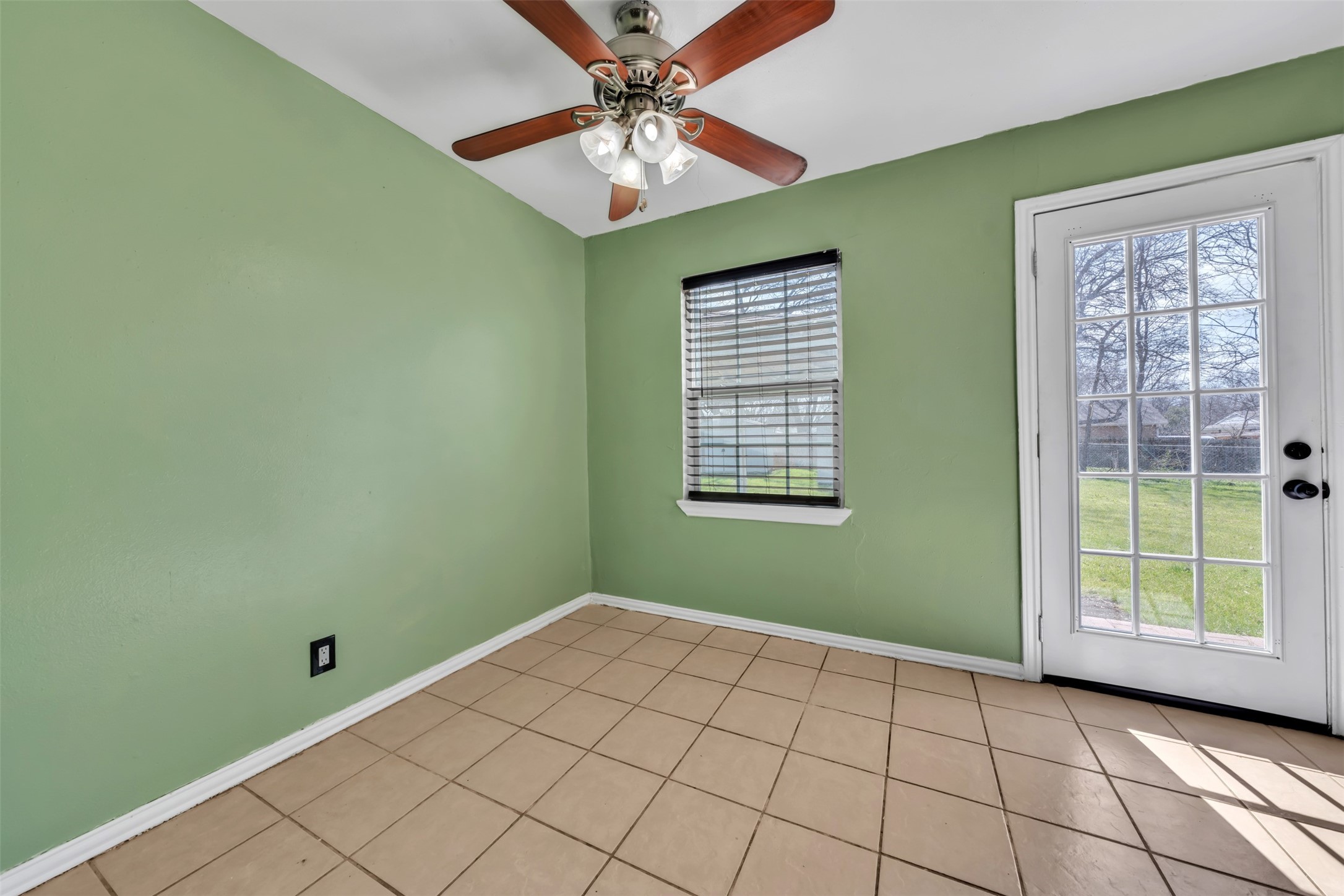 1112 E Mitchell Street Arlington TX 76010