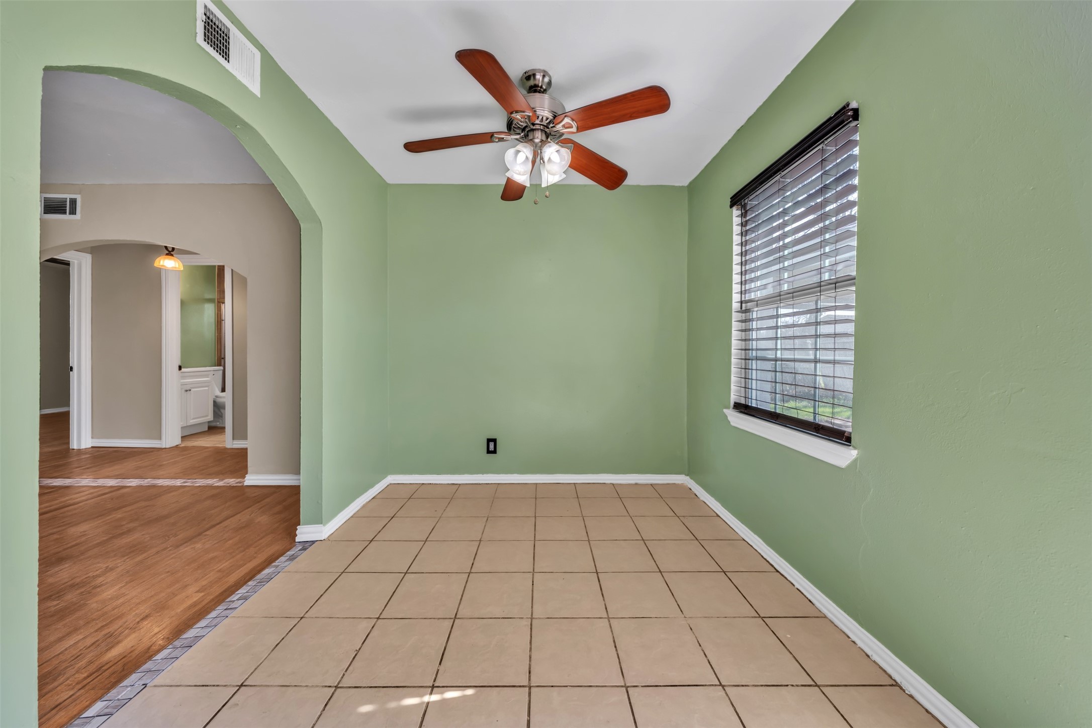 1112 E Mitchell Street Arlington TX 76010