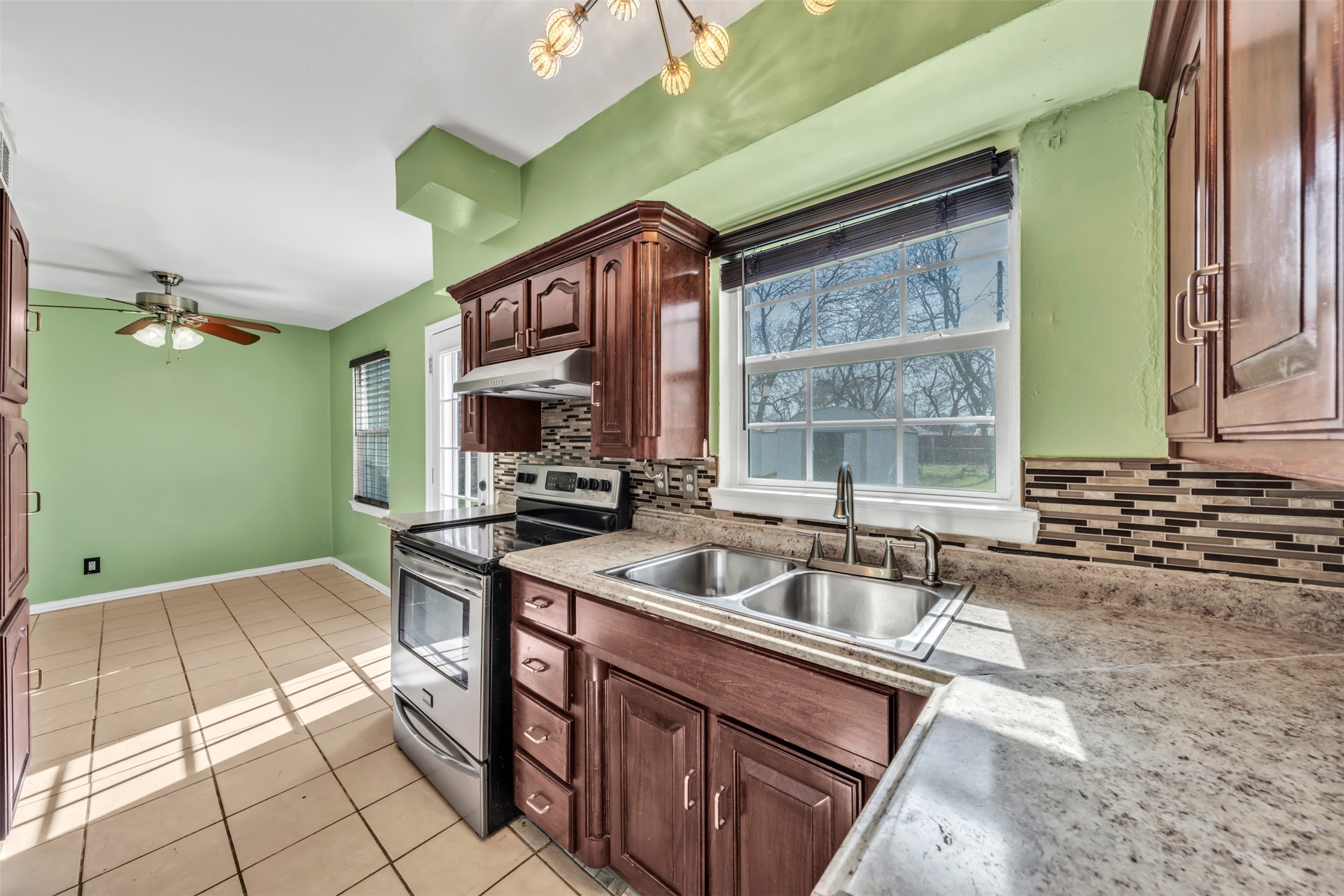 1112 E Mitchell Street Arlington TX 76010