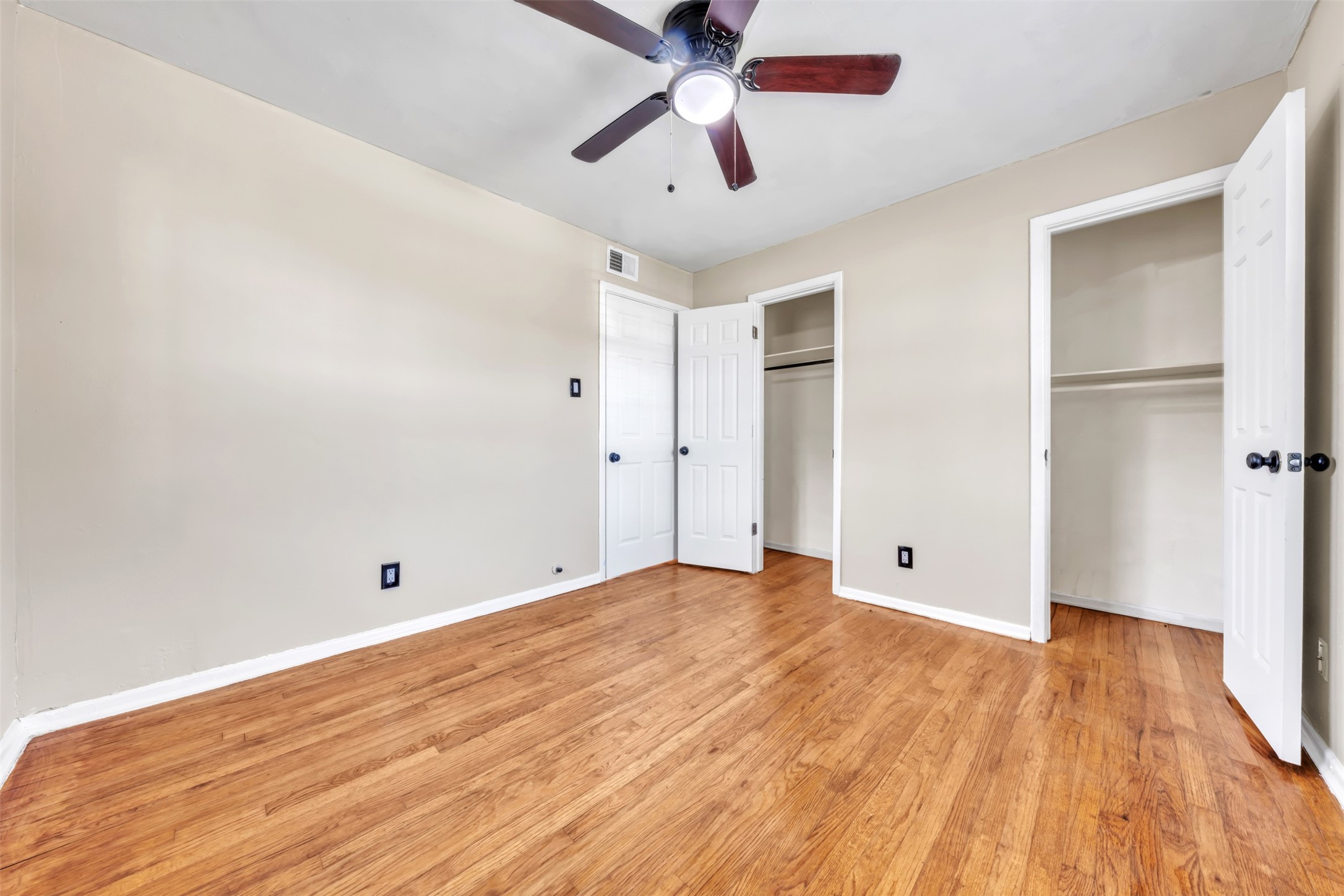 1112 E Mitchell Street Arlington TX 76010