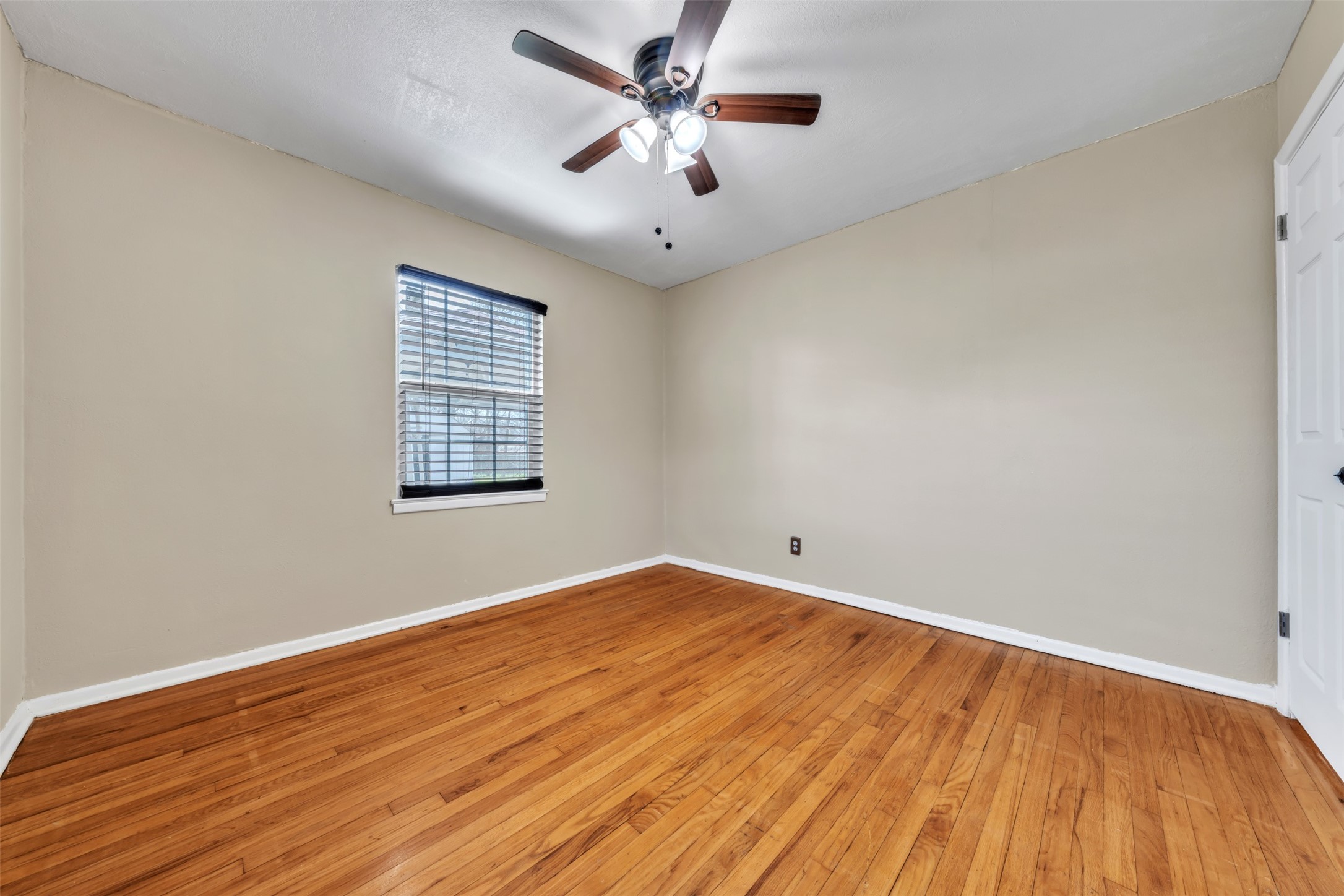 1112 E Mitchell Street Arlington TX 76010