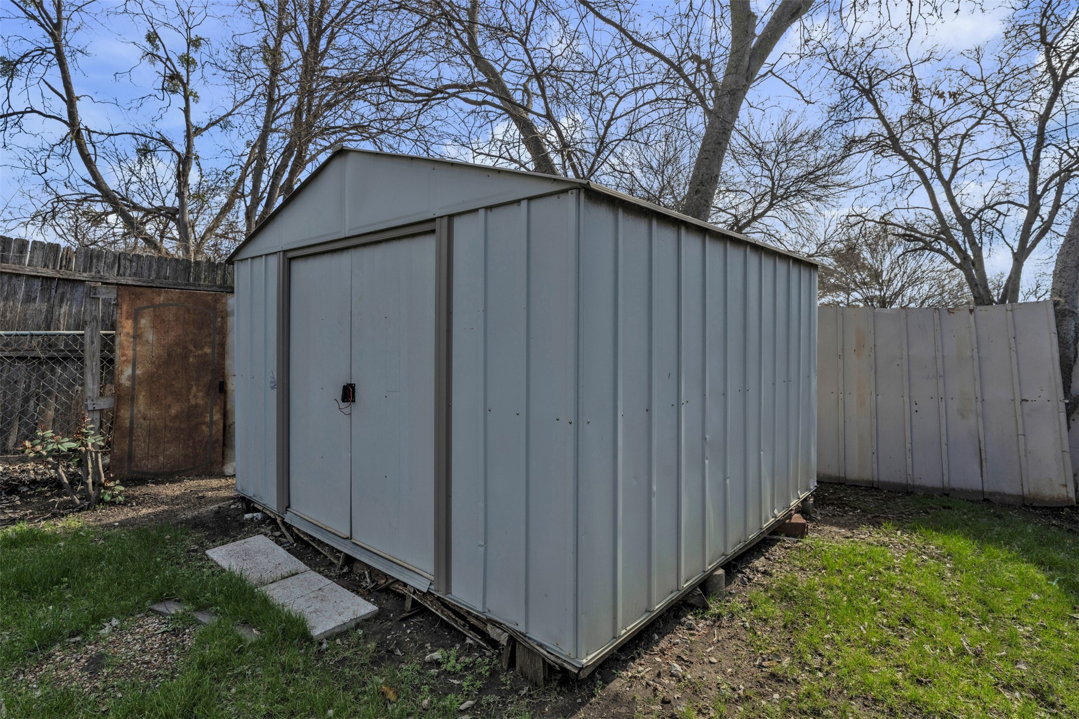1112 E Mitchell Street Arlington TX 76010